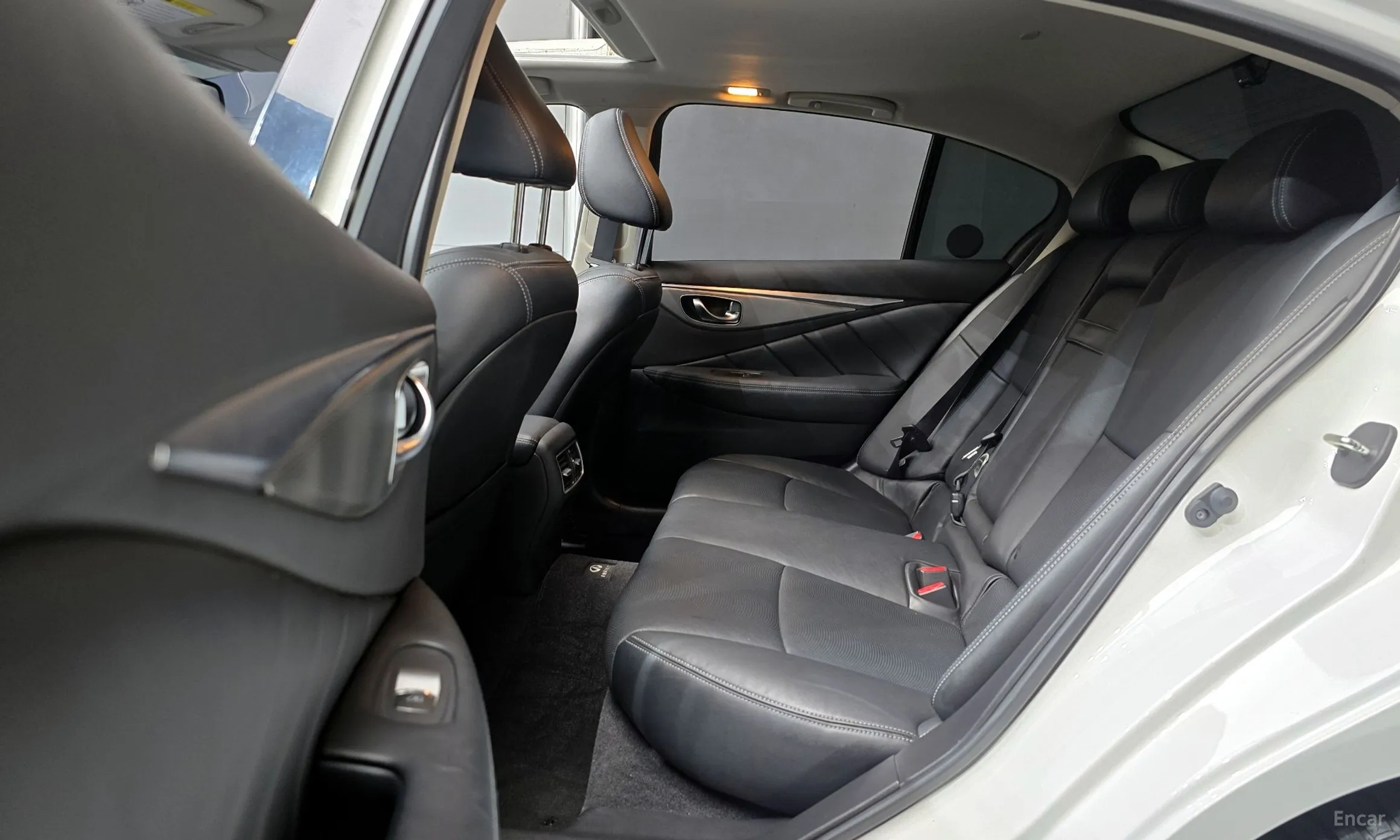 Infiniti Q50 превью 12