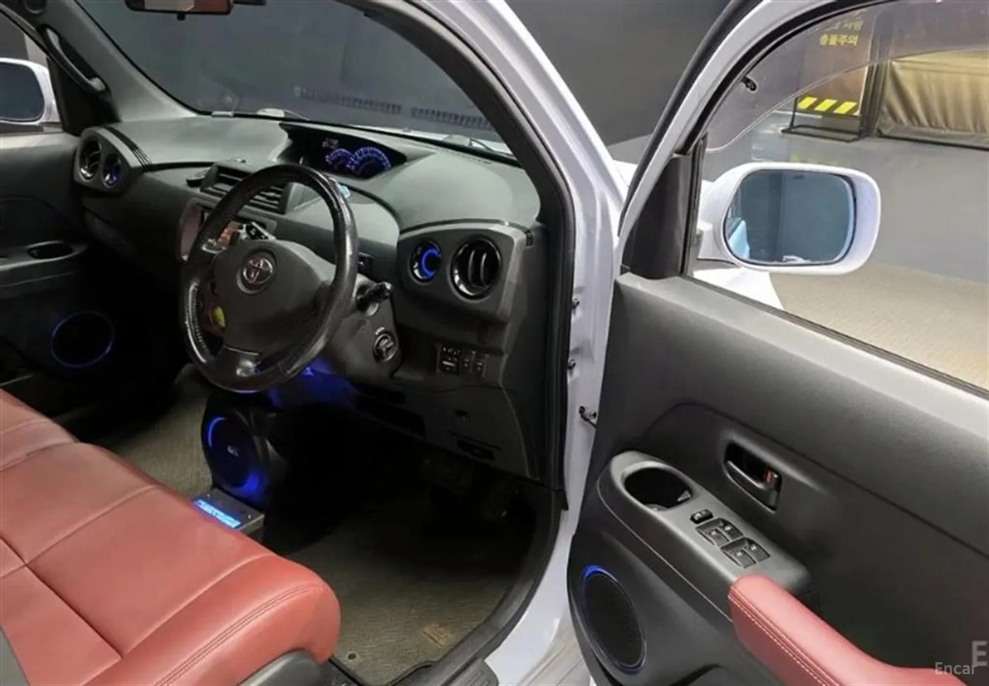 Toyota Bb превью 12