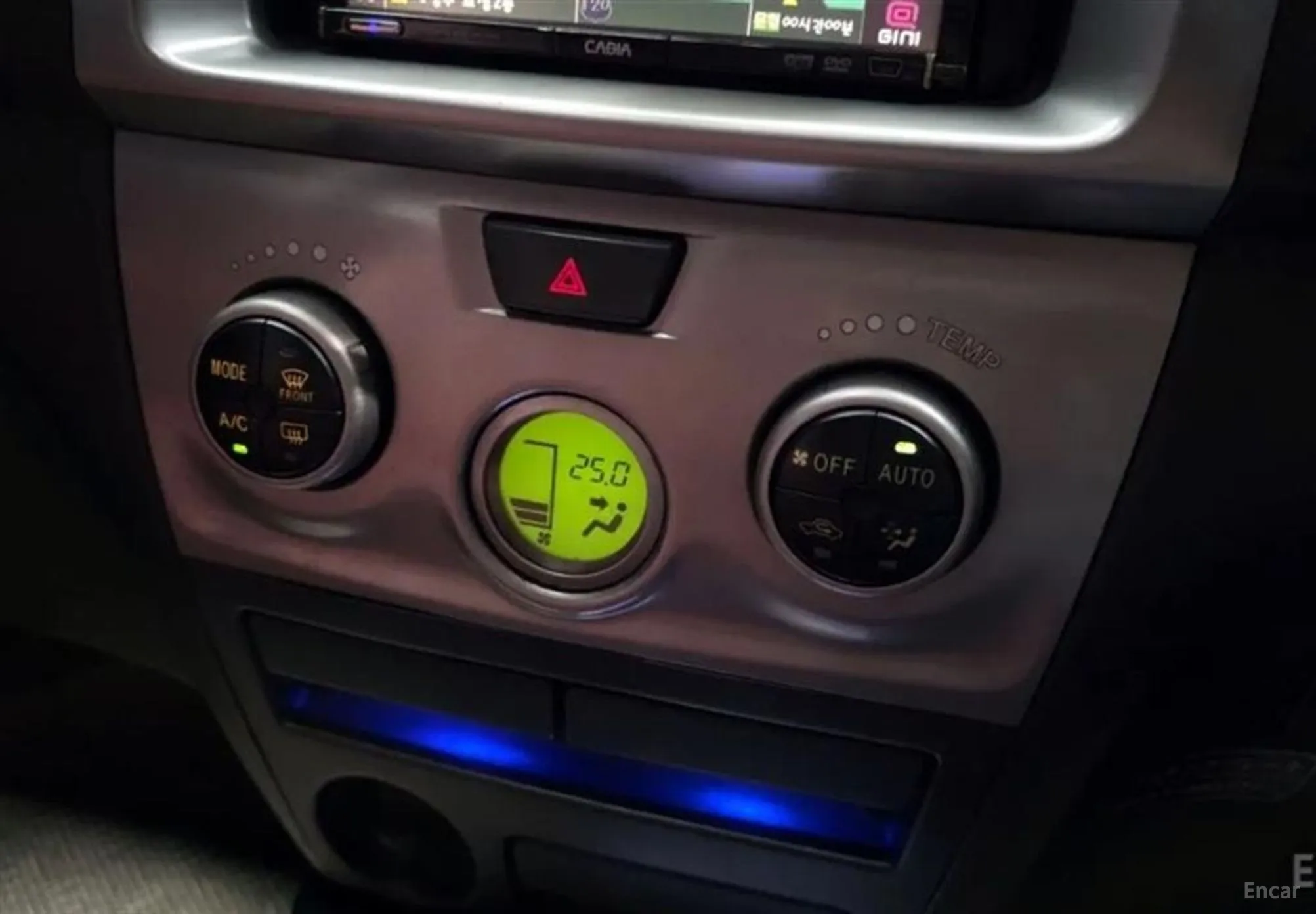 Toyota Bb превью 16