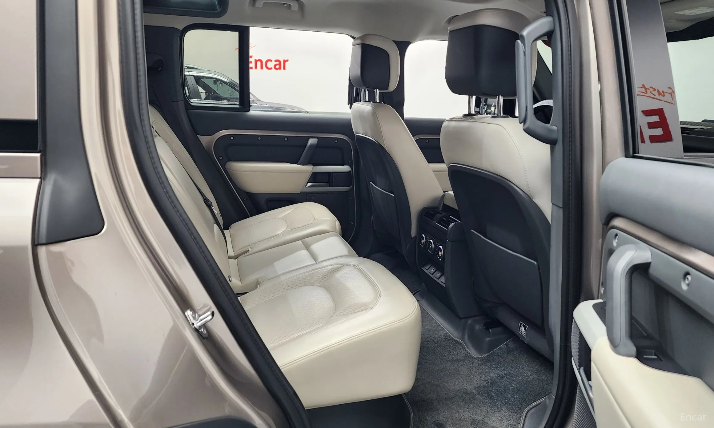 Land Rover Defender (L663) превью 11