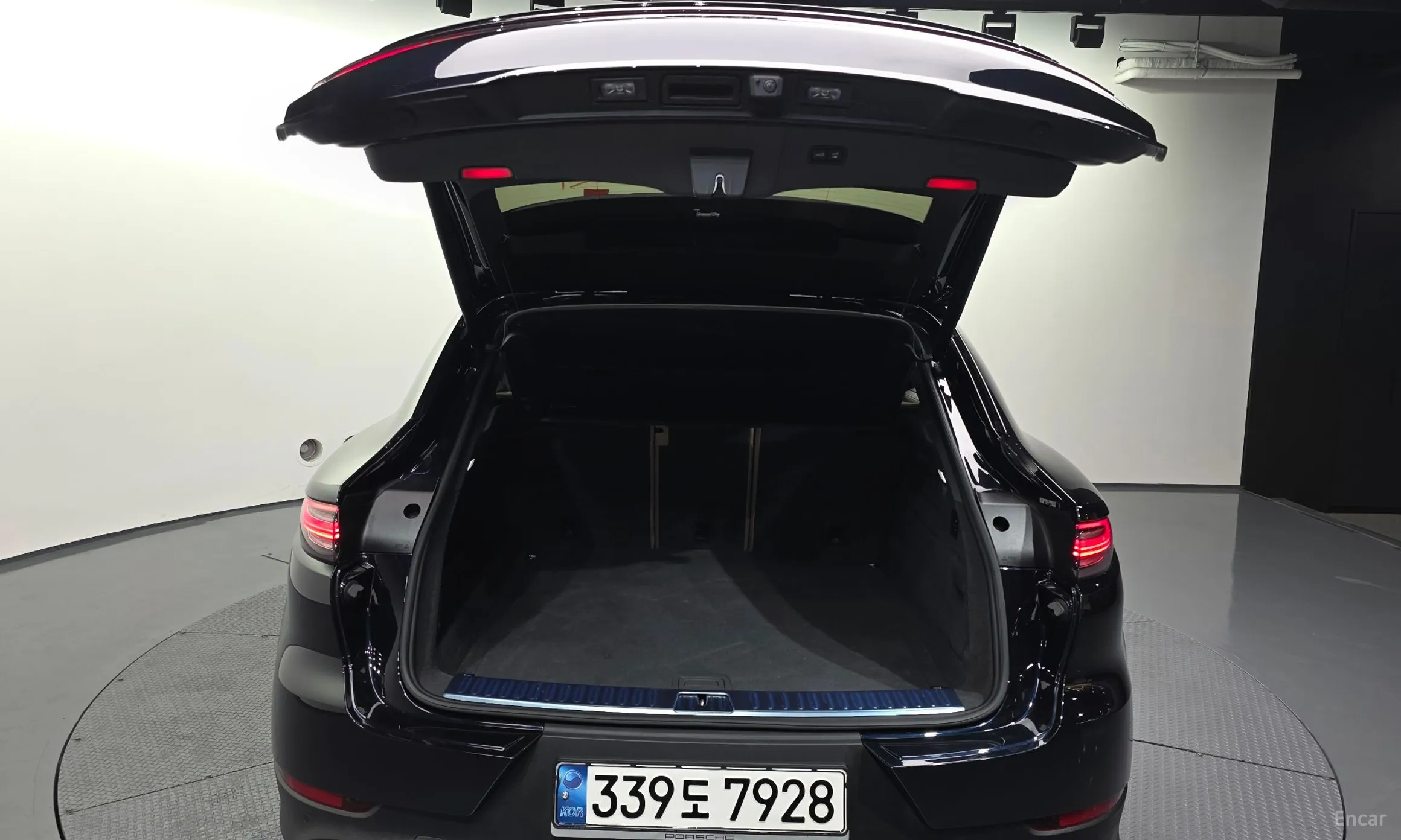 Porsche Cayenne (PO536) превью 20