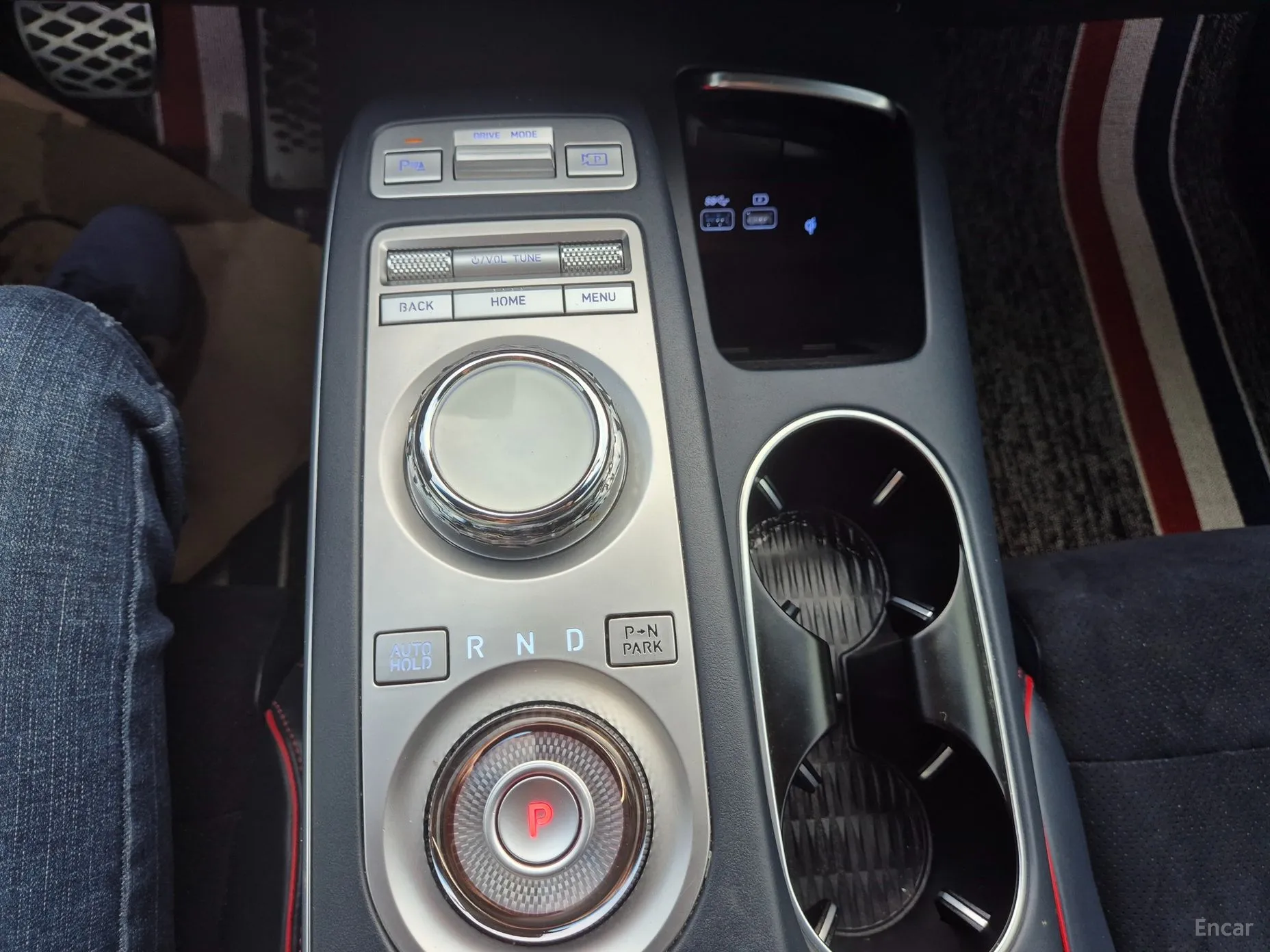 Genesis GV70 превью 11