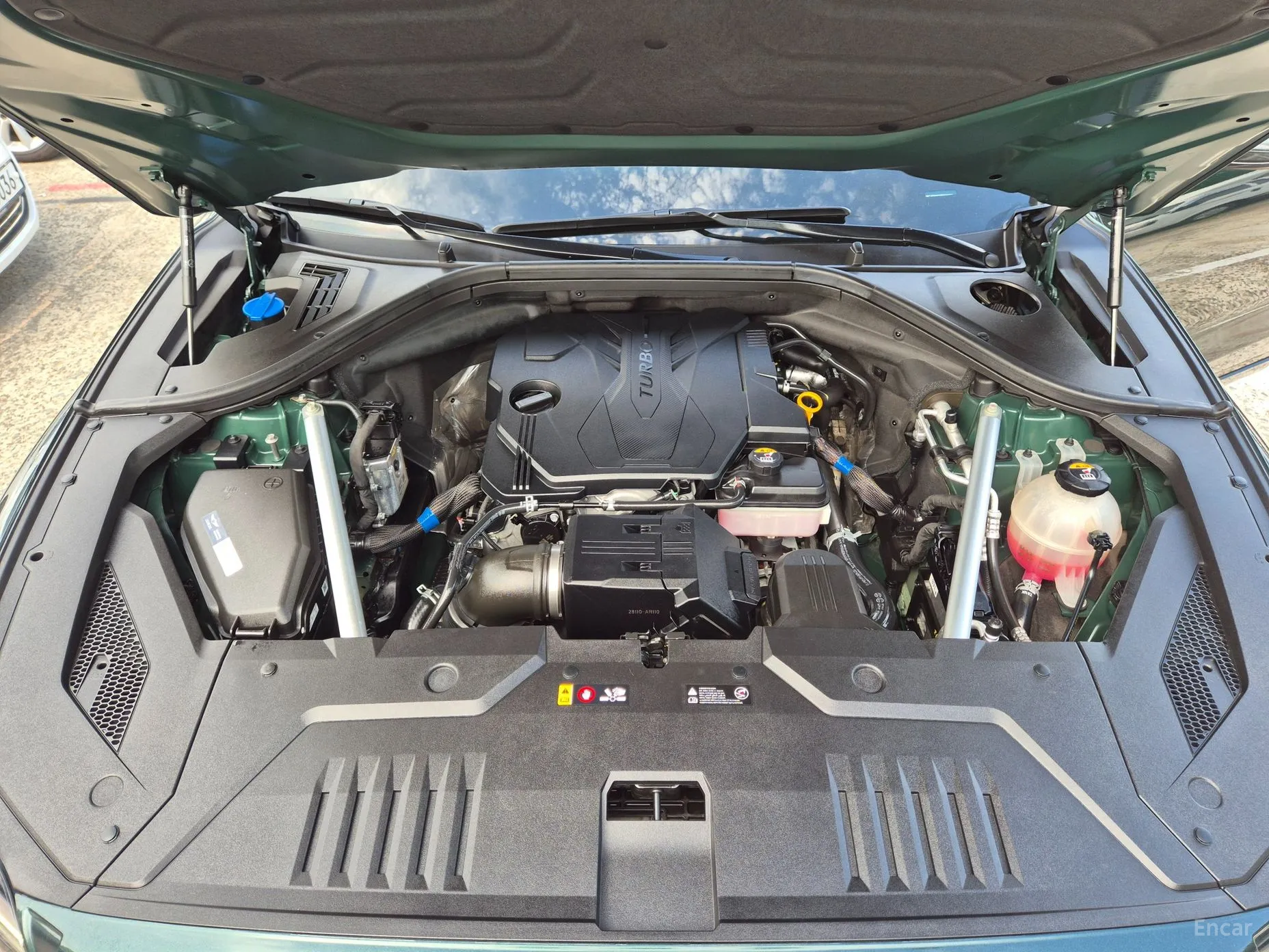 Genesis GV70 превью 19