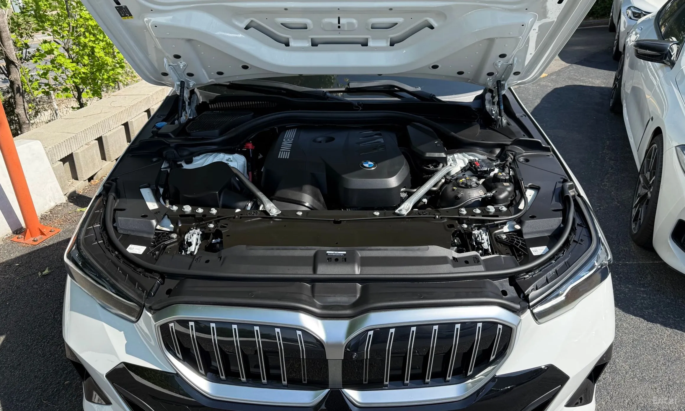 BMW 5 Series (G60) превью 6