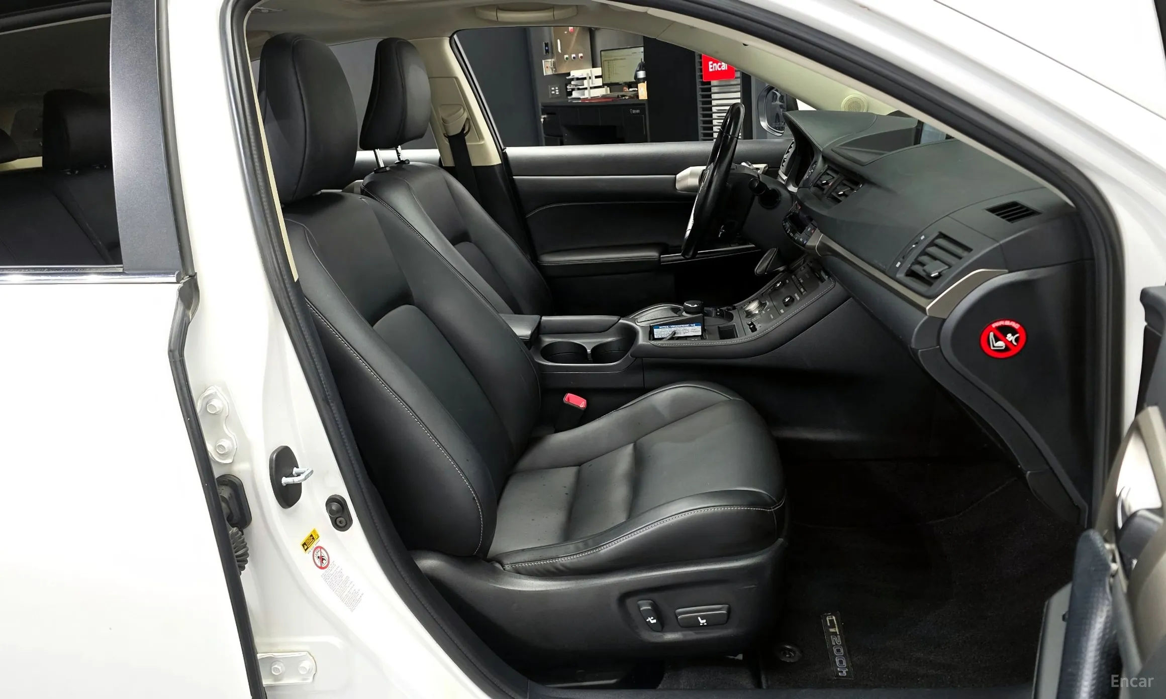 Lexus CT200h превью 11
