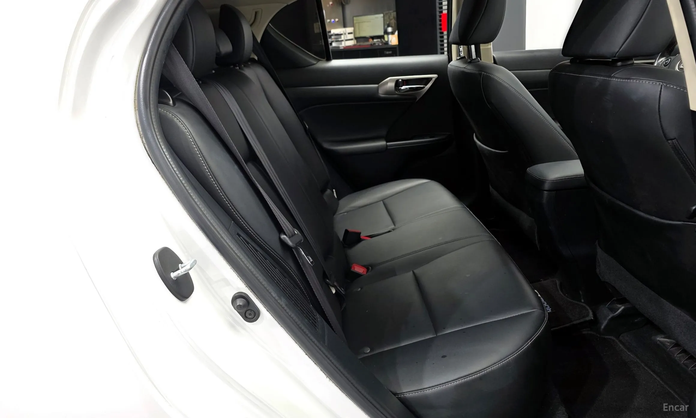 Lexus CT200h превью 12