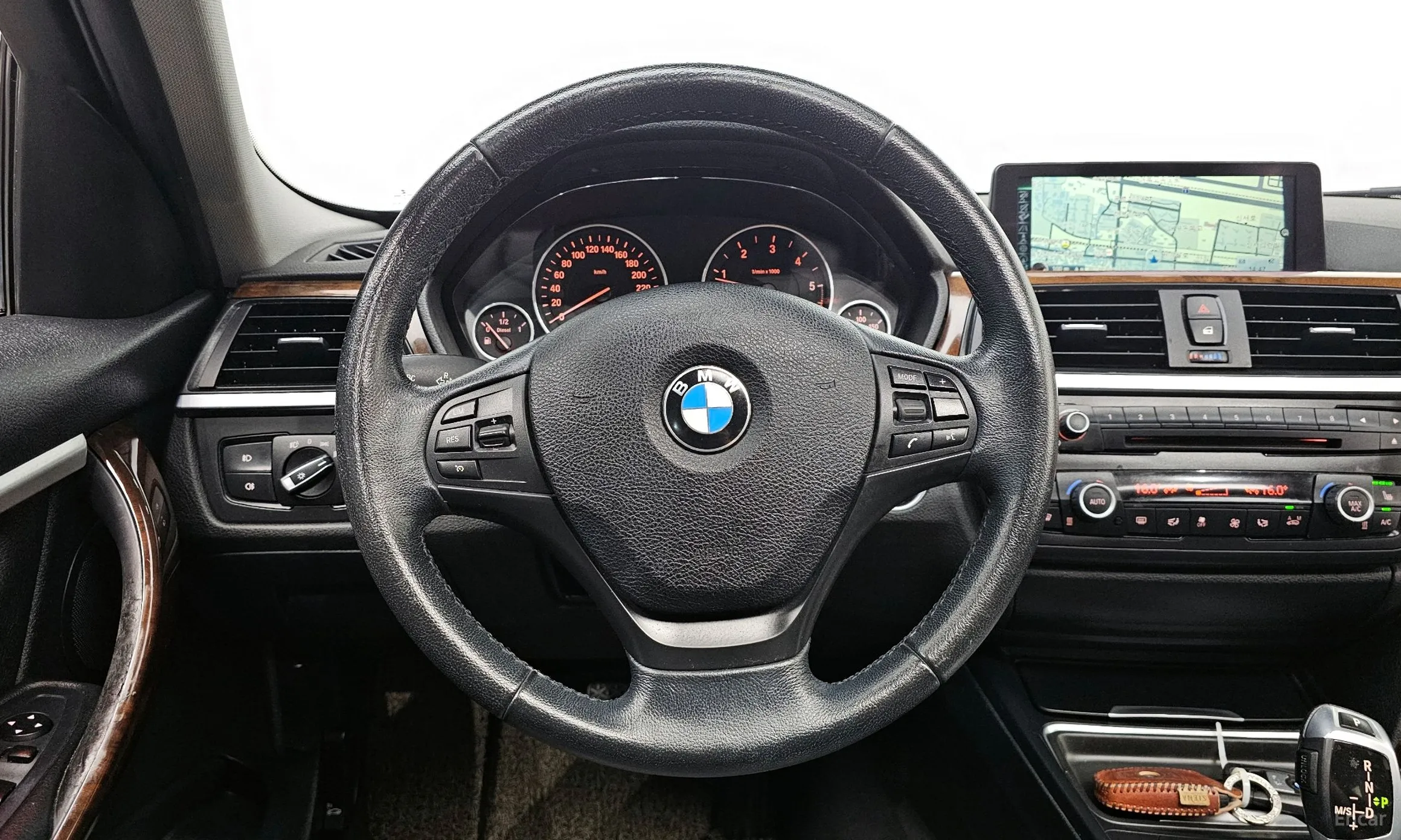 BMW 3 Series (F30) превью 13