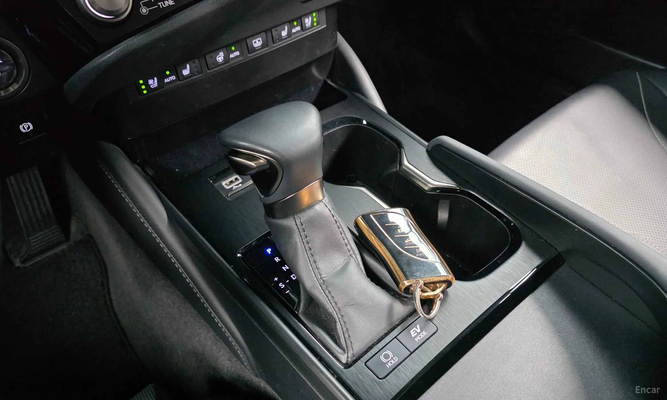 Lexus ES300h 7th Generation превью 9