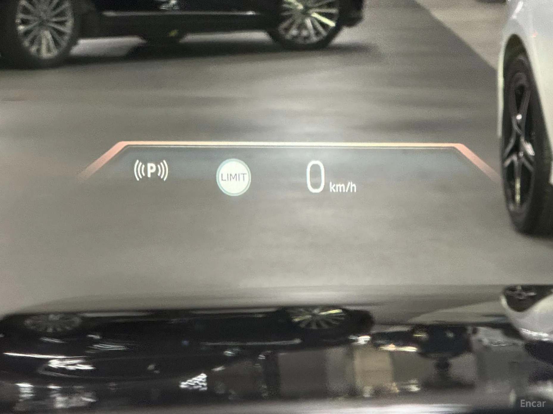 BMW 5 Series (G60) превью 18