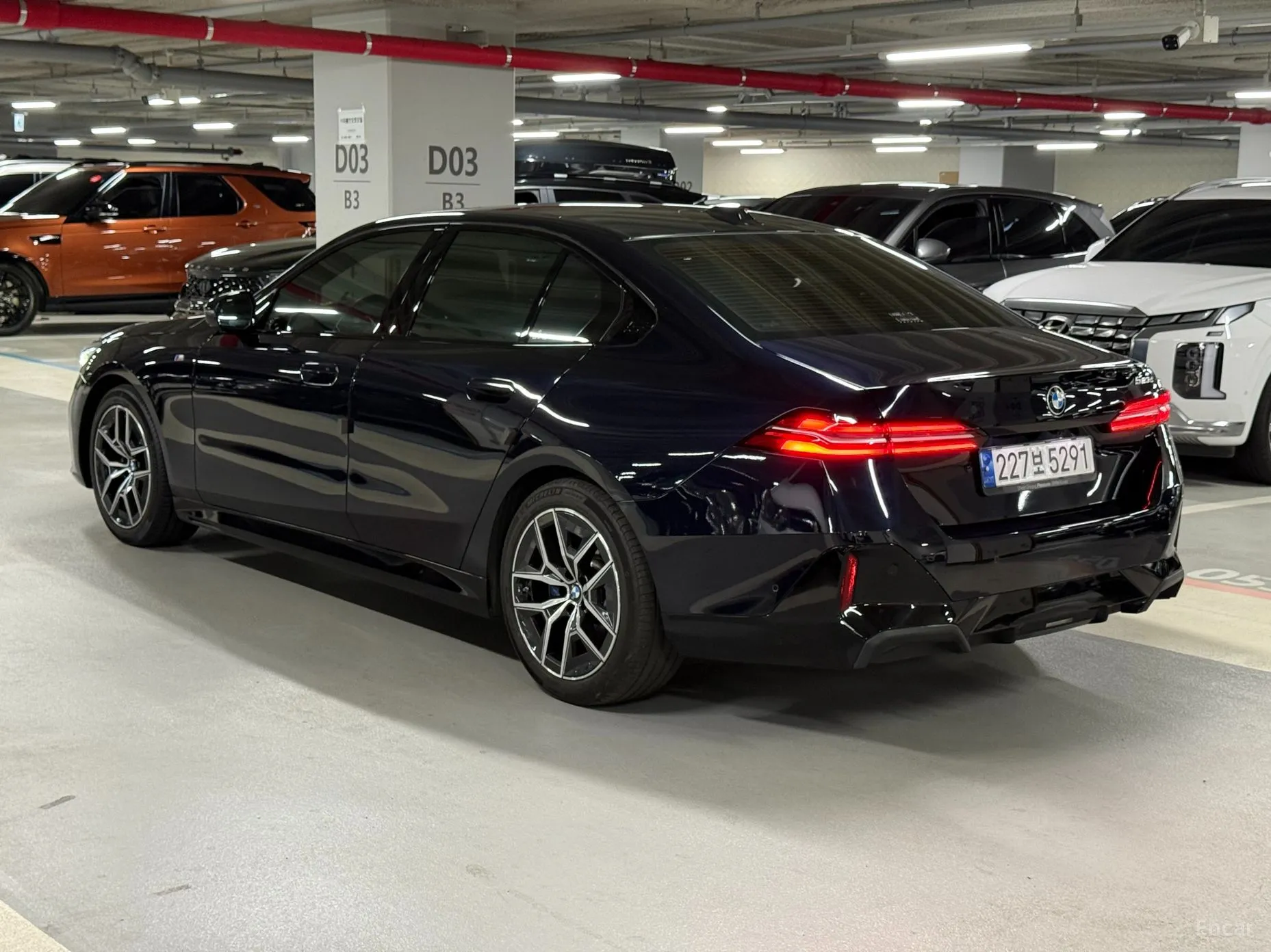 BMW 5 Series (G60) превью 4