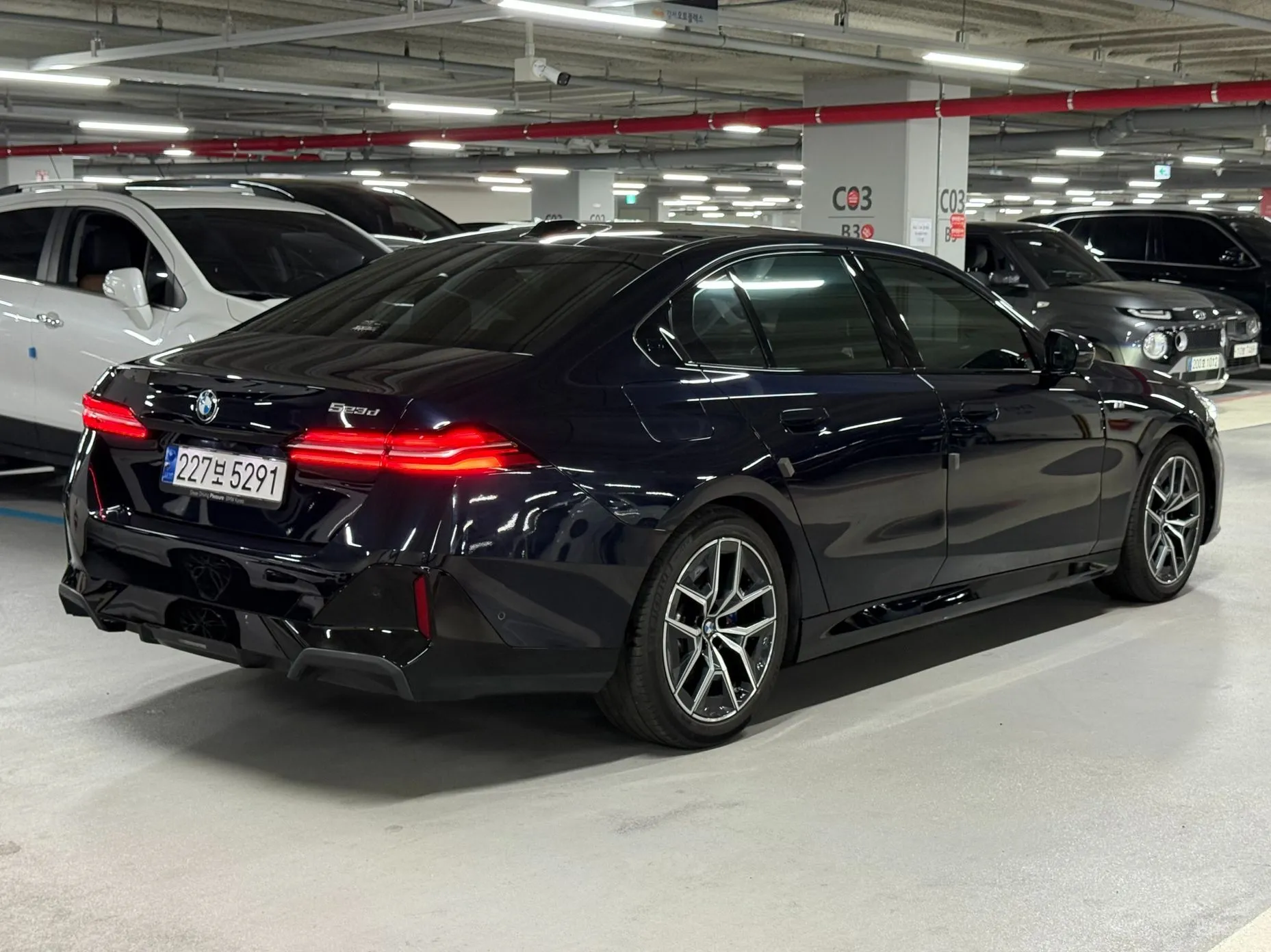 BMW 5 Series (G60) превью 6