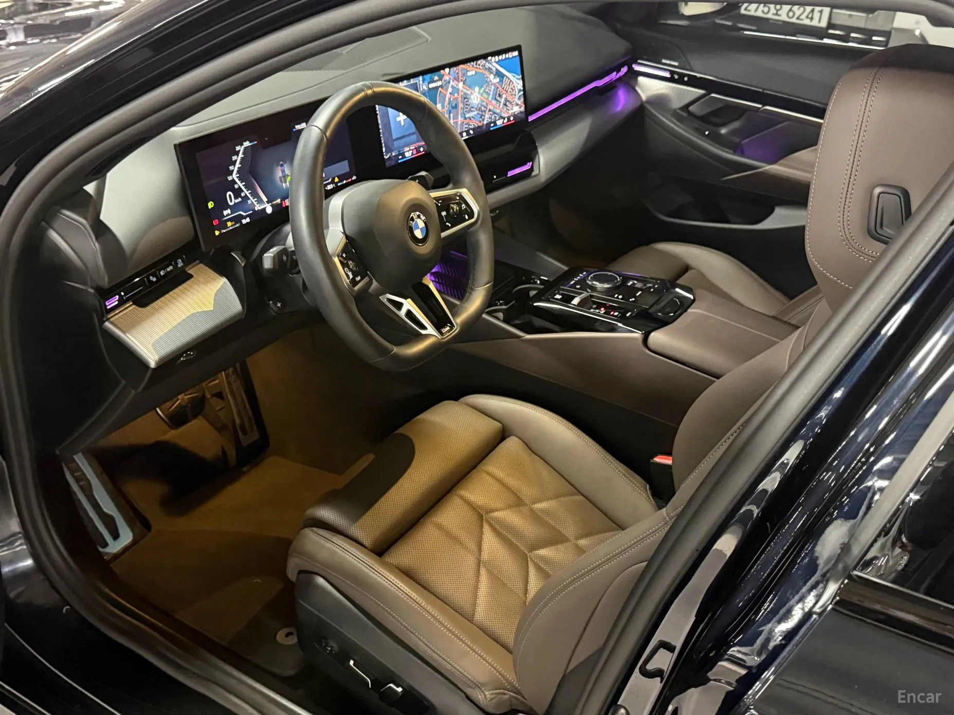 BMW 5 Series (G60) превью 8