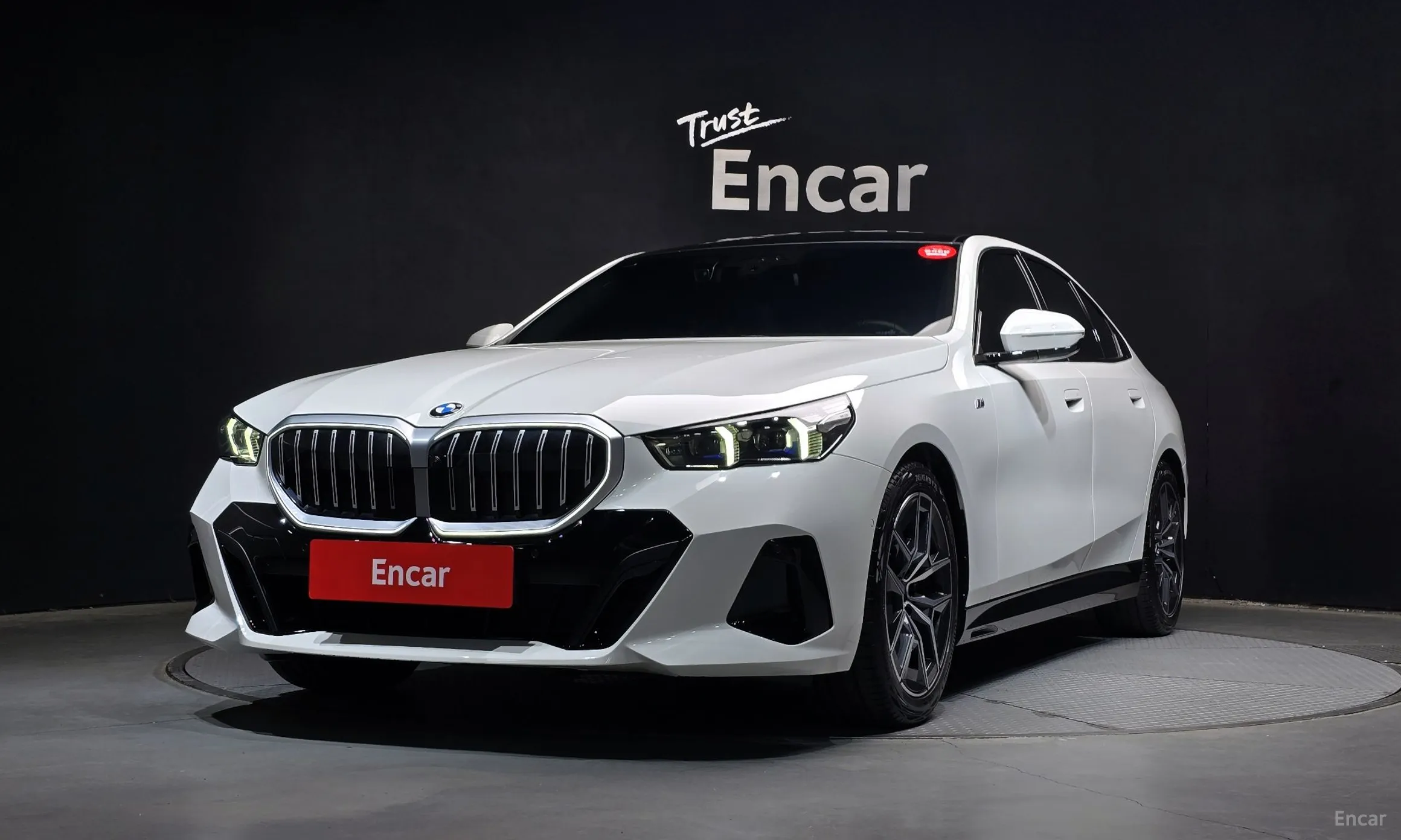 BMW 5 Series (G60)