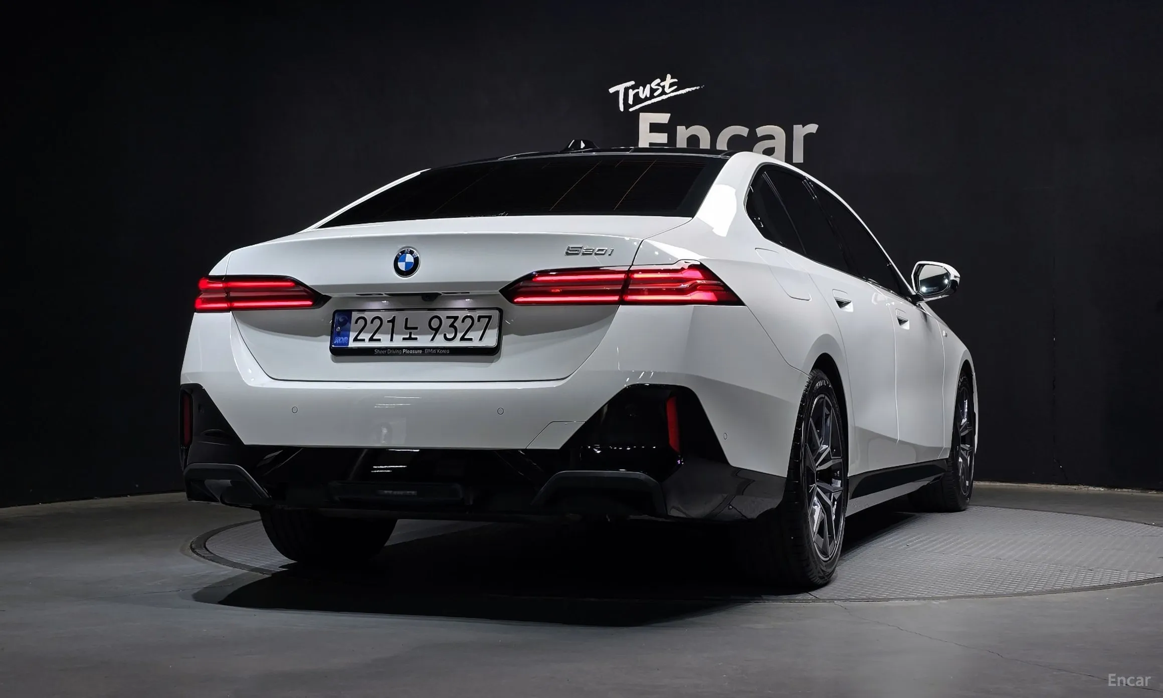 BMW 5 Series (G60)