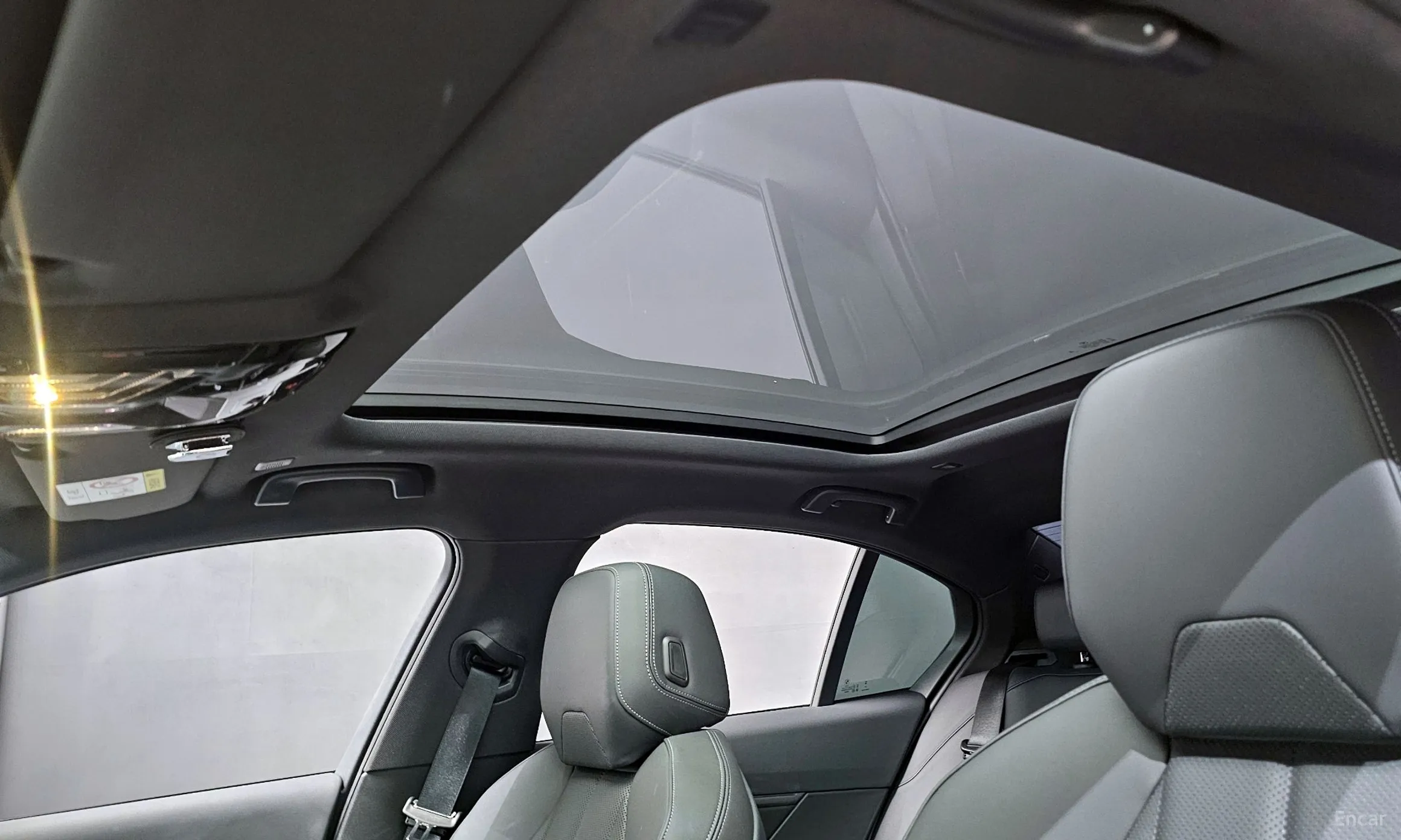 BMW 5 Series (G60) превью 18