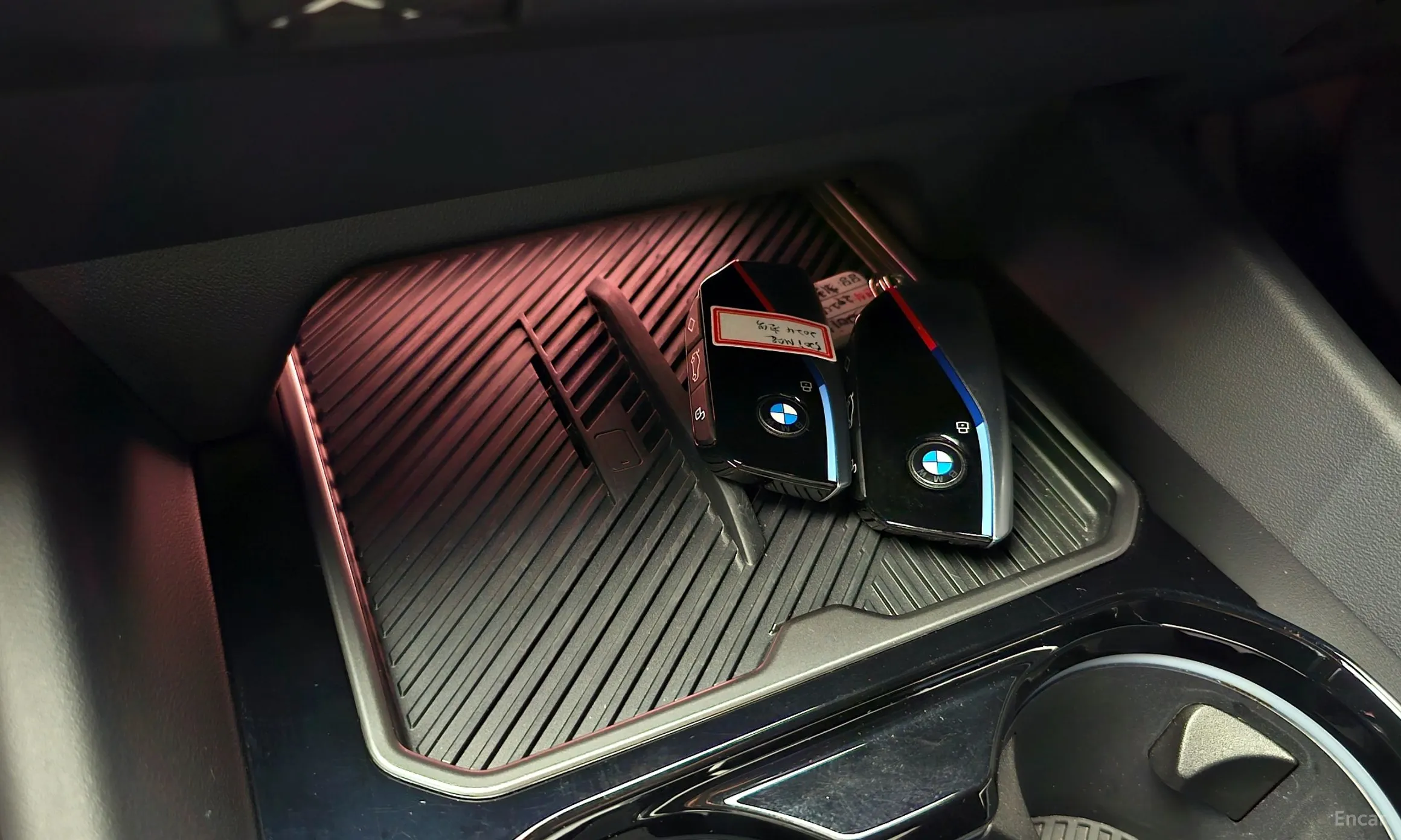 BMW 5 Series (G60) превью 19