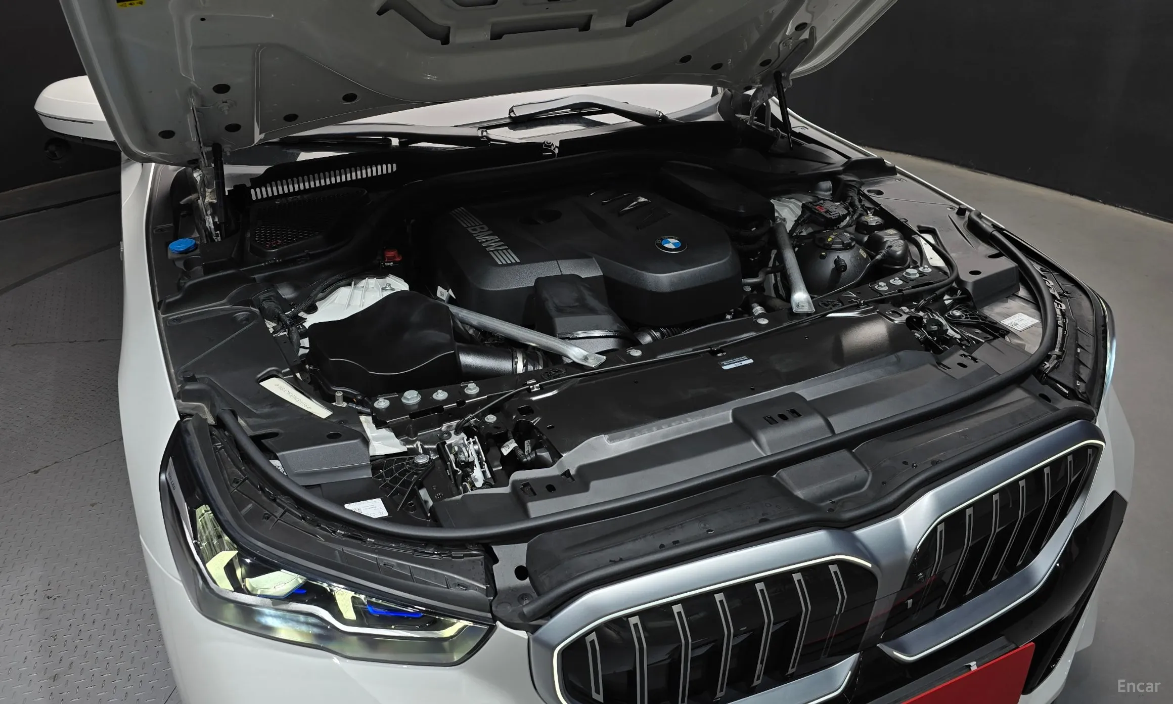 BMW 5 Series (G60) превью 6