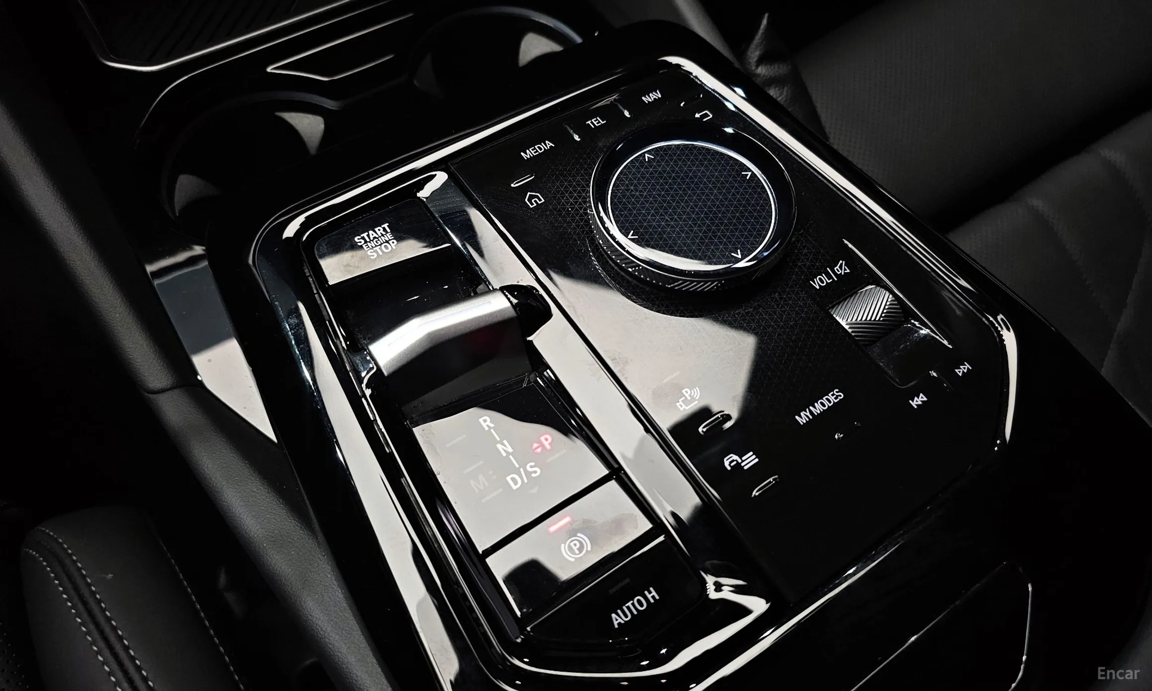 BMW 5 Series (G60) превью 9