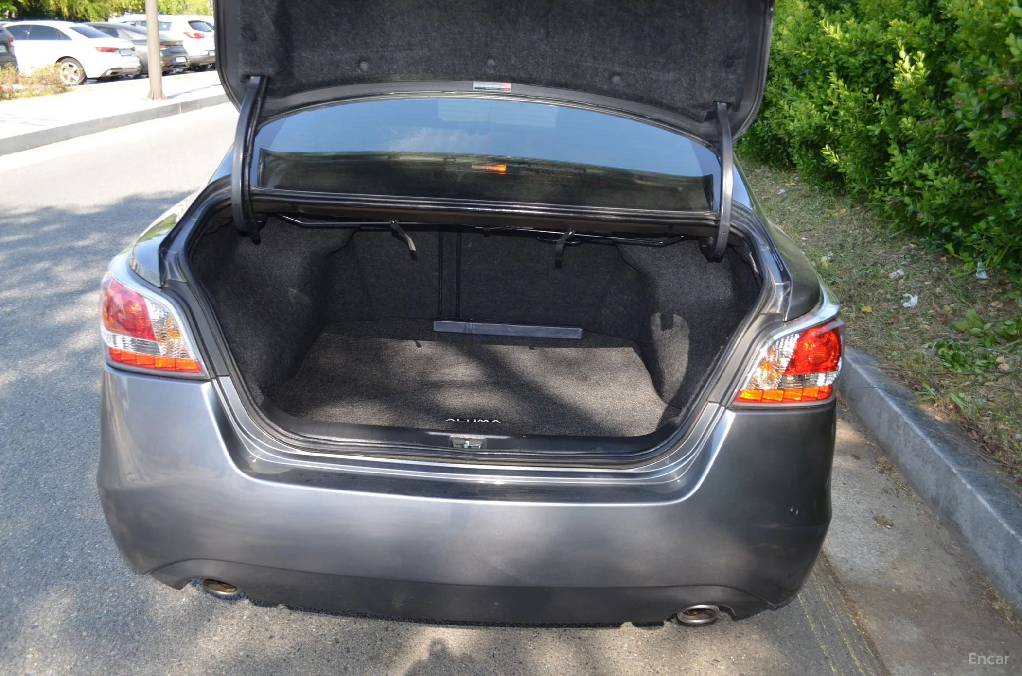 Nissan Altima превью 6