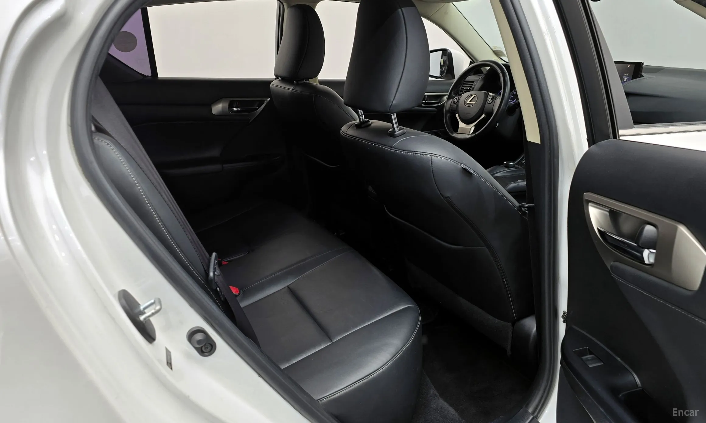 Lexus CT200h превью 11