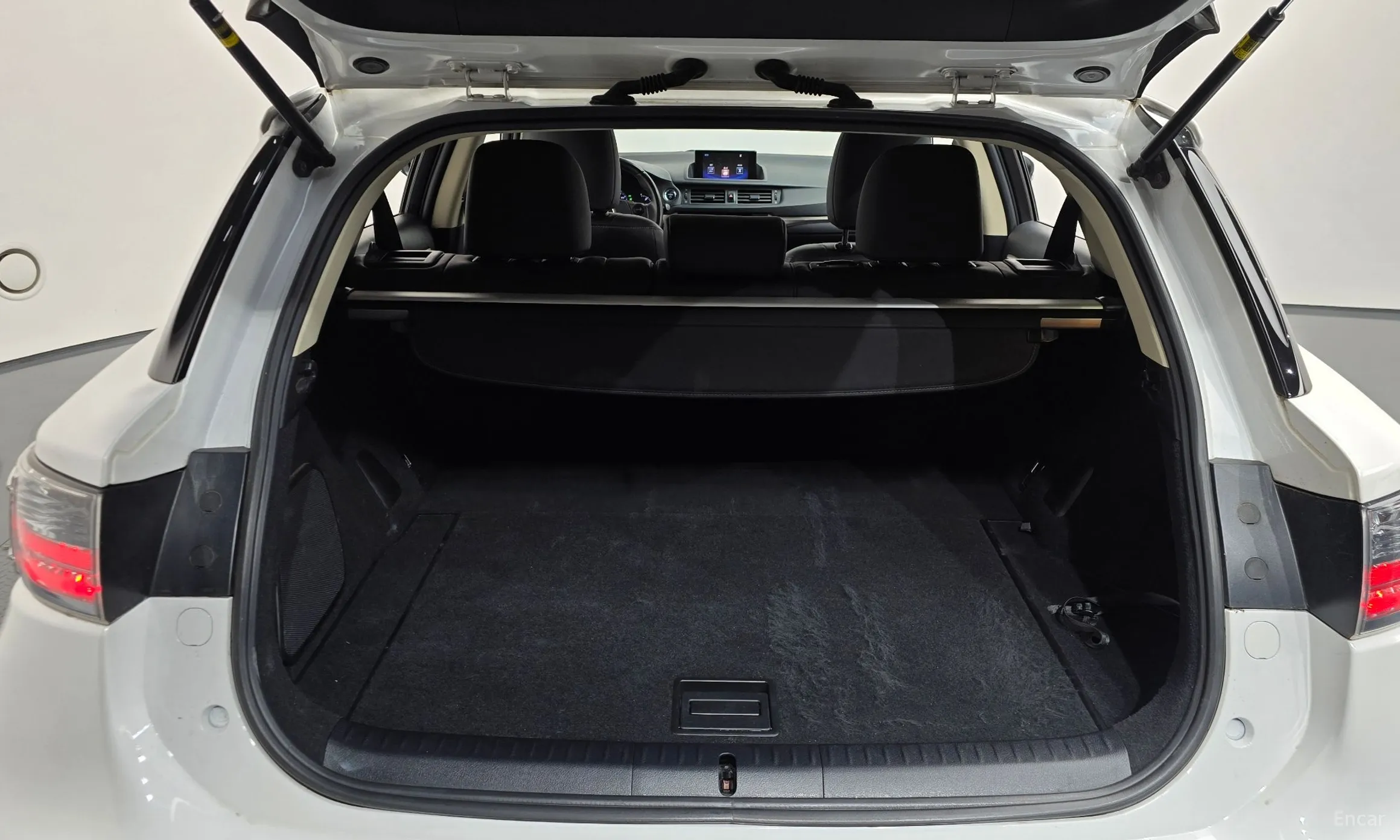 Lexus CT200h превью 18