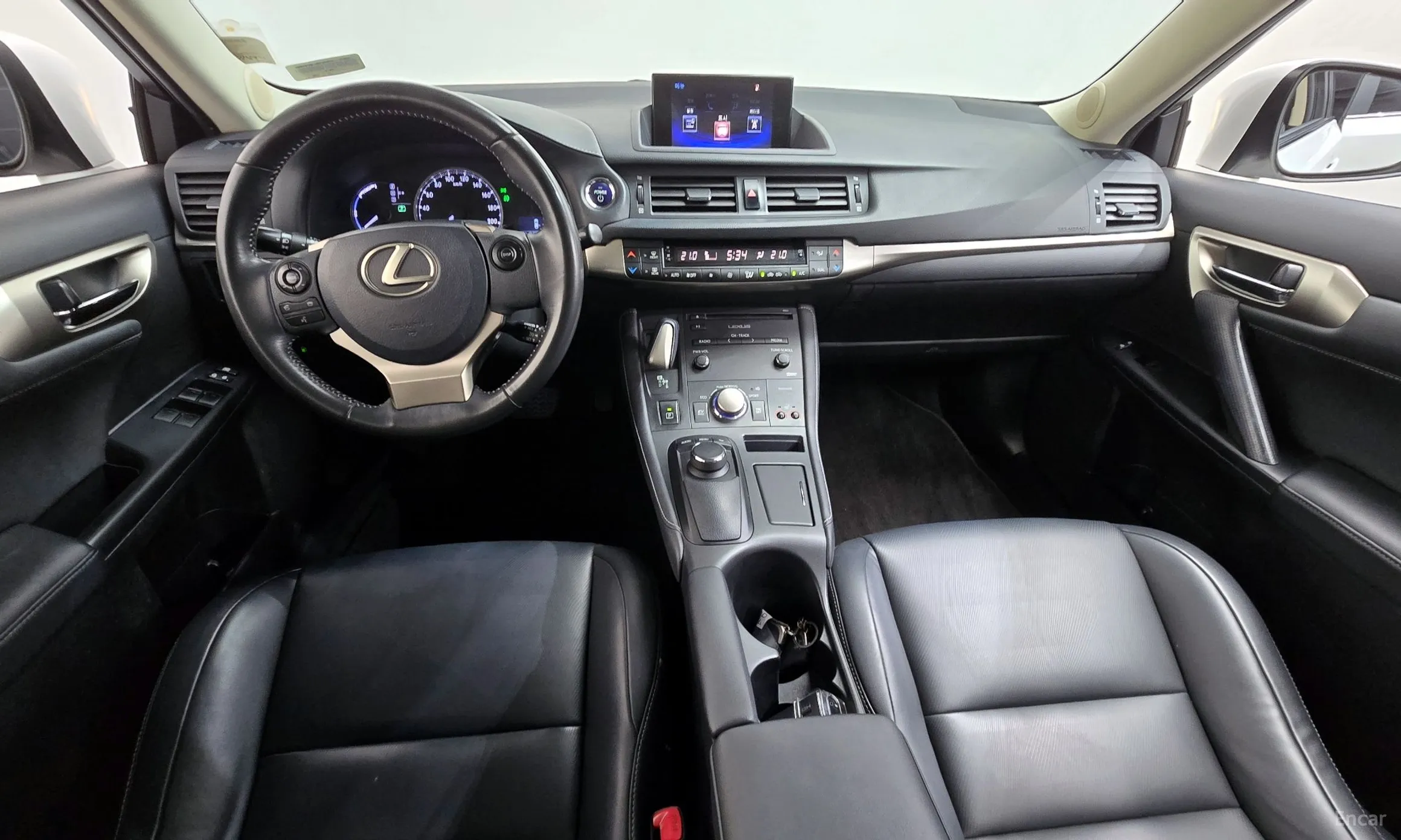 Lexus CT200h превью 7