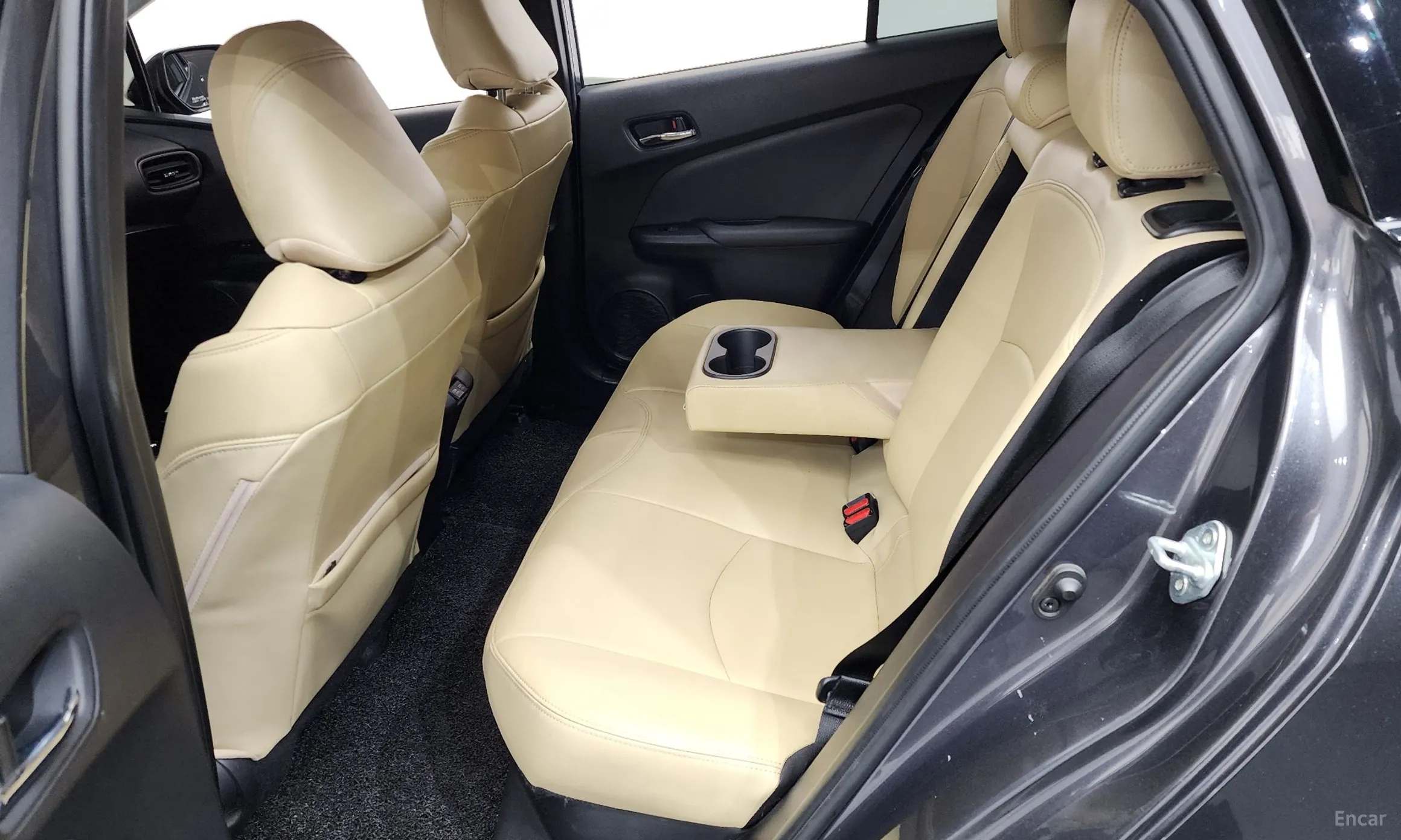 Toyota Prius 4th Generation превью 11