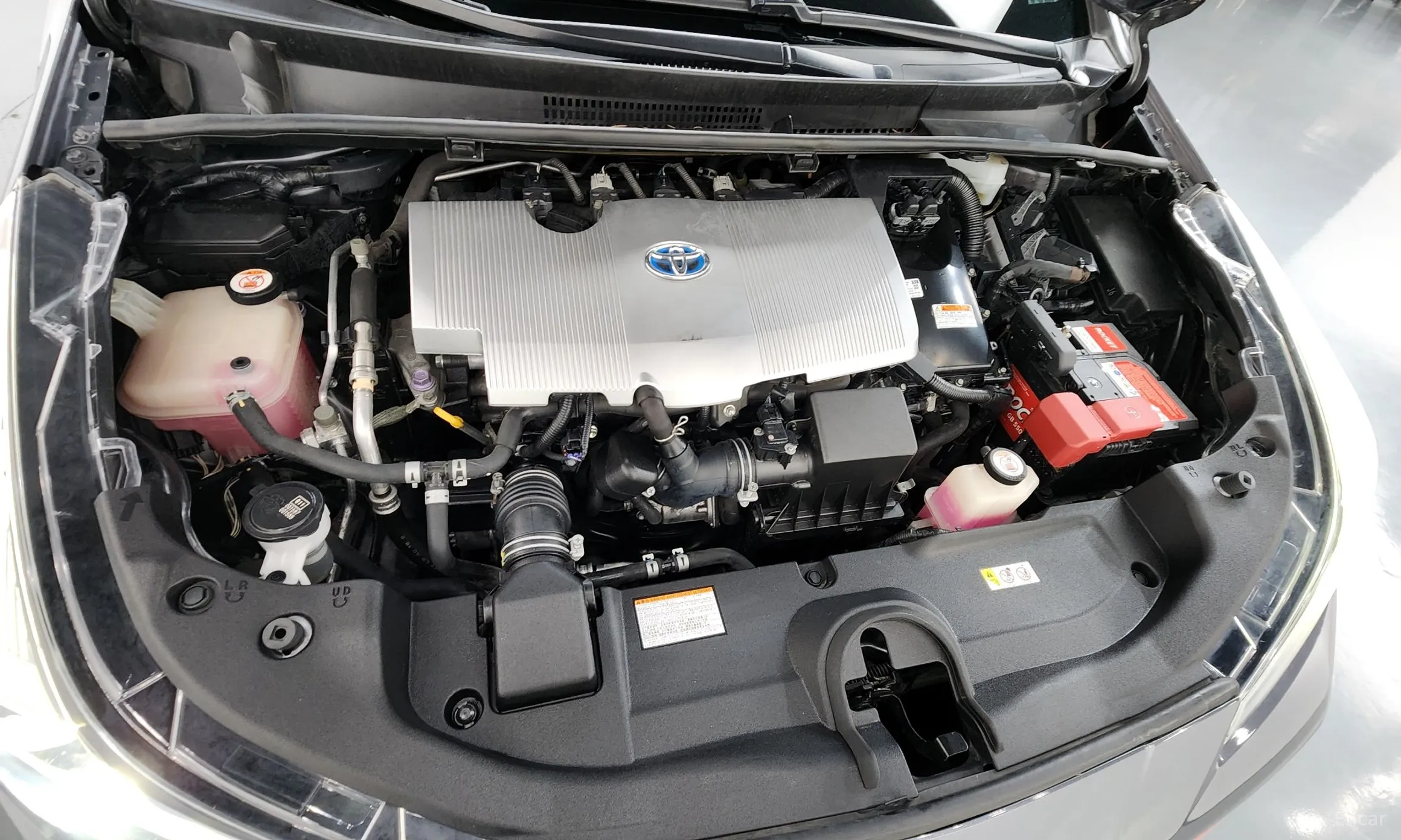 Toyota Prius 4th Generation превью 6