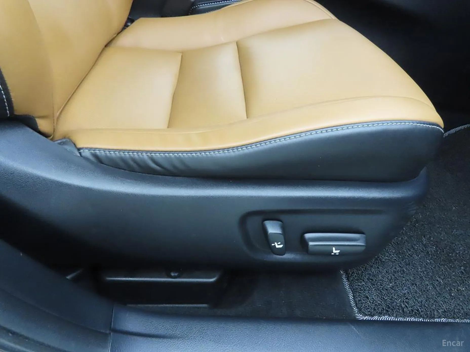 Lexus CT200h превью 13