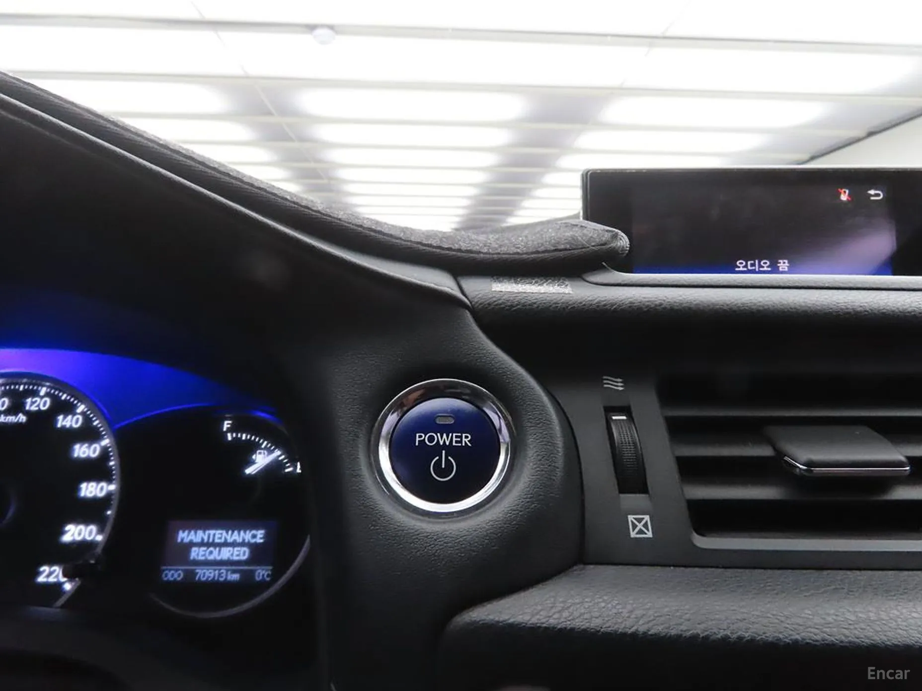Lexus CT200h превью 16
