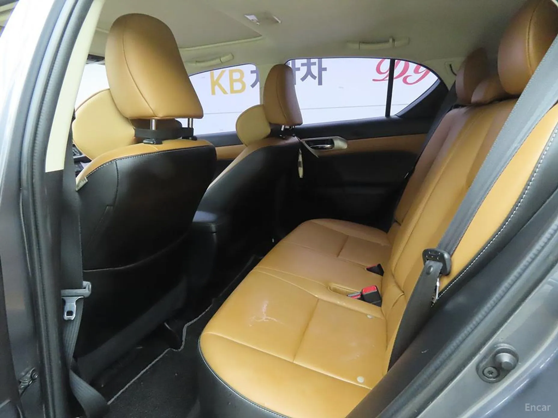 Lexus CT200h превью 6
