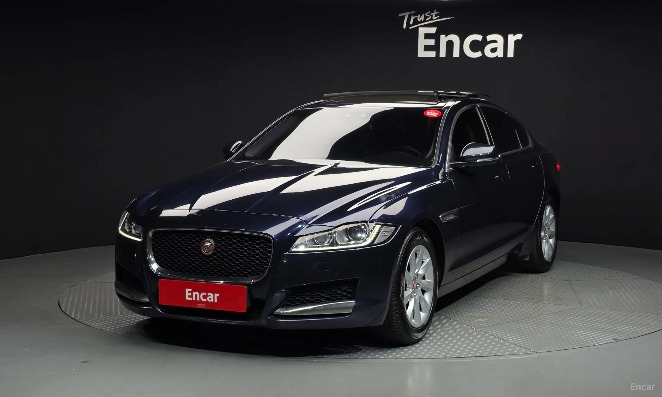 Jaguar XF (x260)