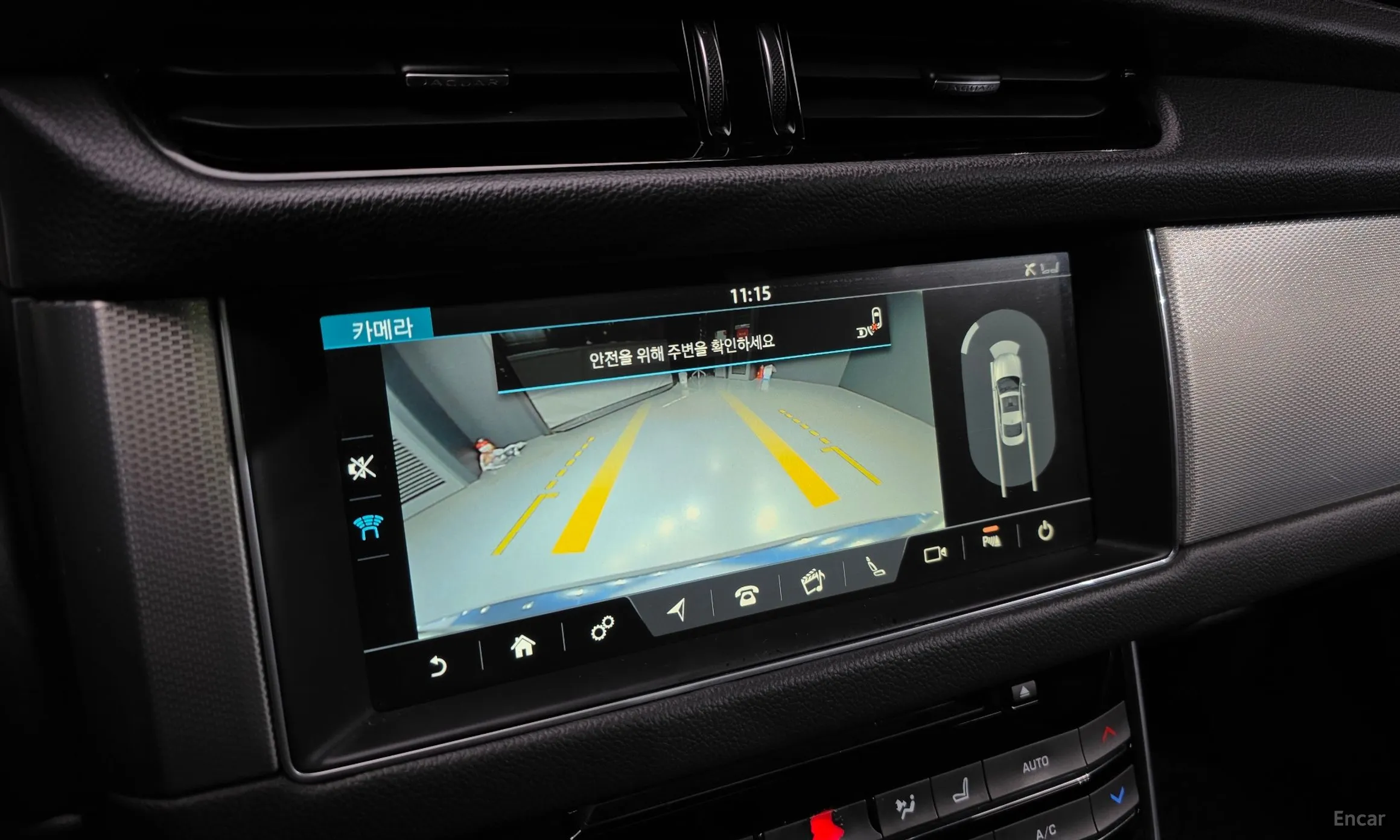 Jaguar XF (x260) превью 13