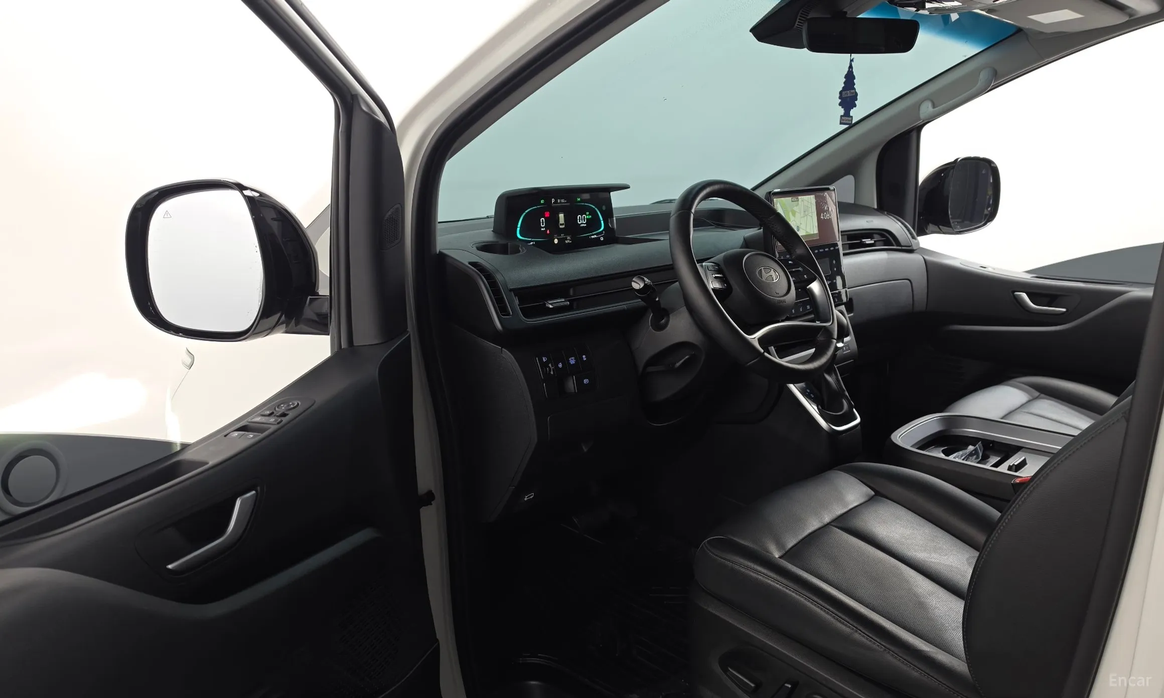Hyundai Staria превью 10