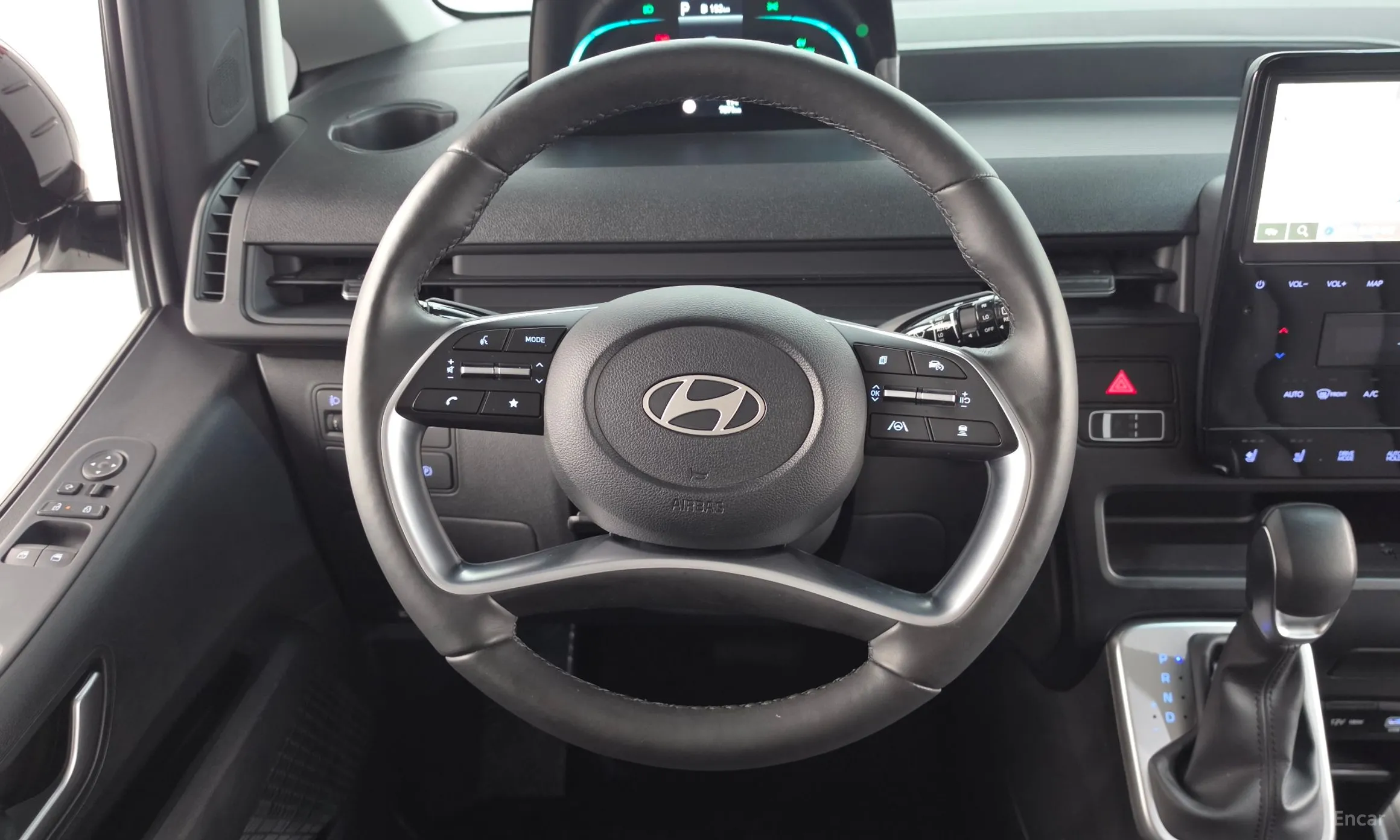 Hyundai Staria превью 13