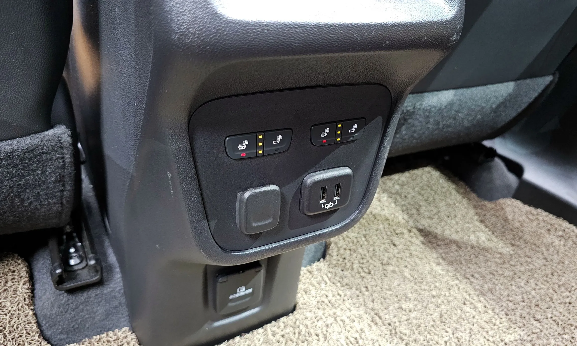 Chevrolet (GM Daewoo) Equinox превью 19