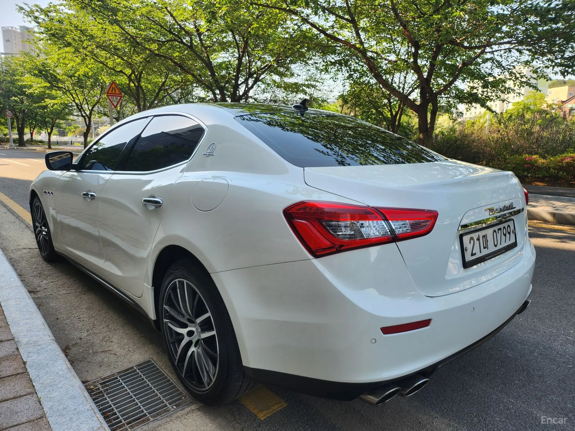 Maserati Ghibli превью 2