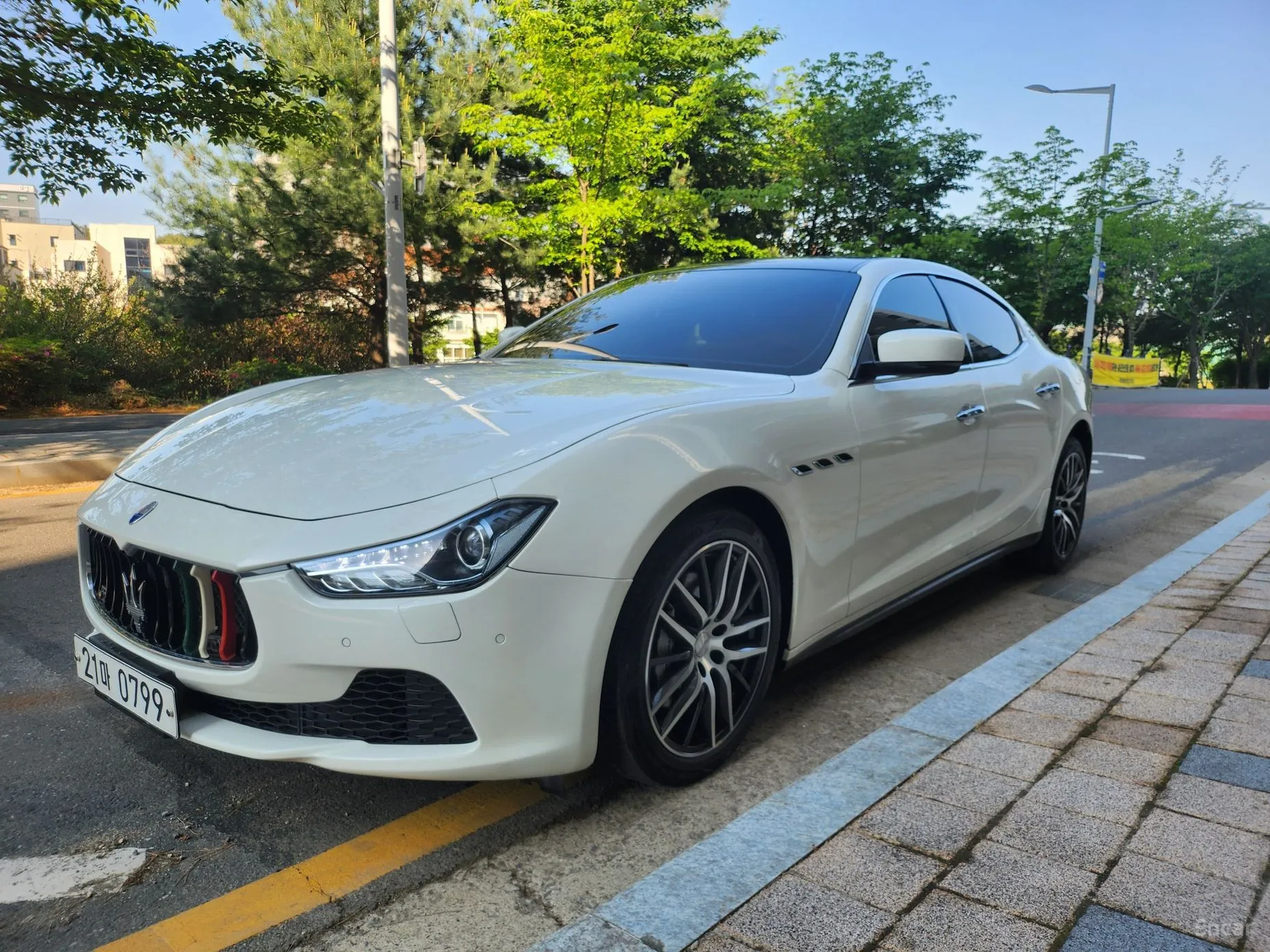 Maserati Ghibli превью 16