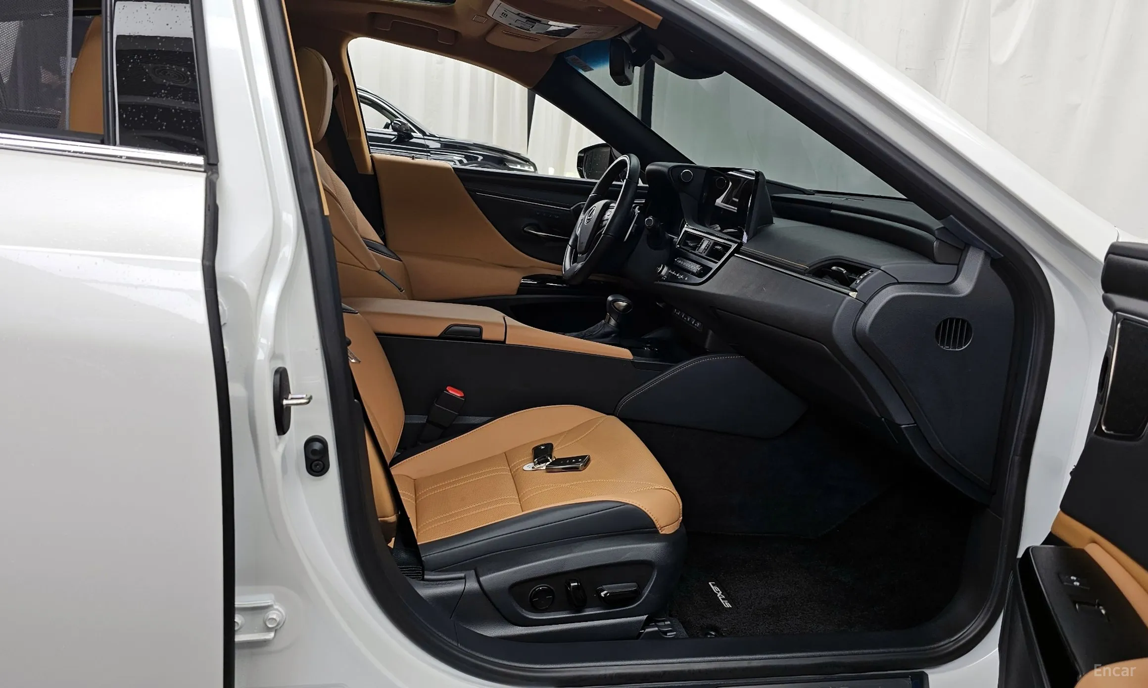 Lexus ES300h 7th Generation превью 11