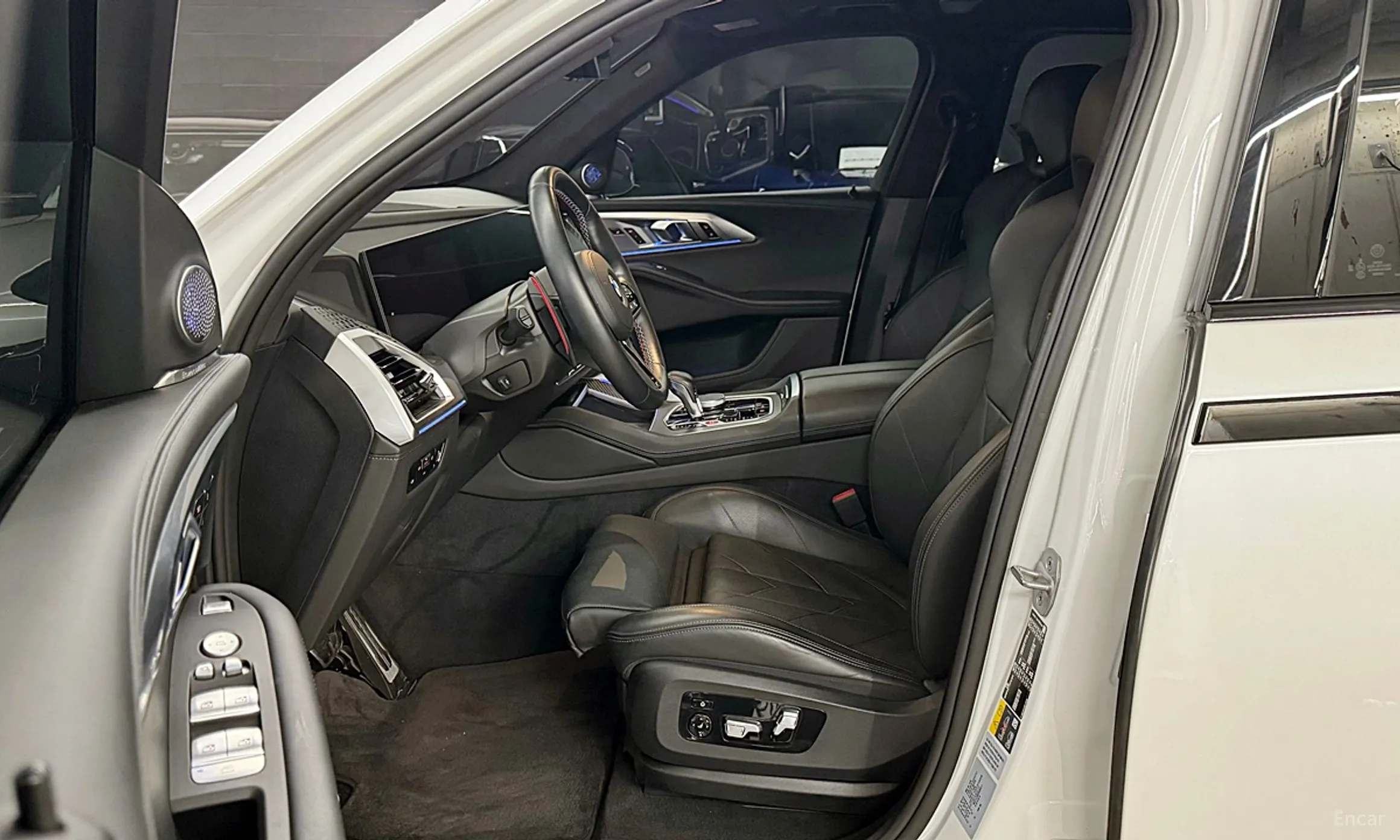 BMW XM (G09) превью 10