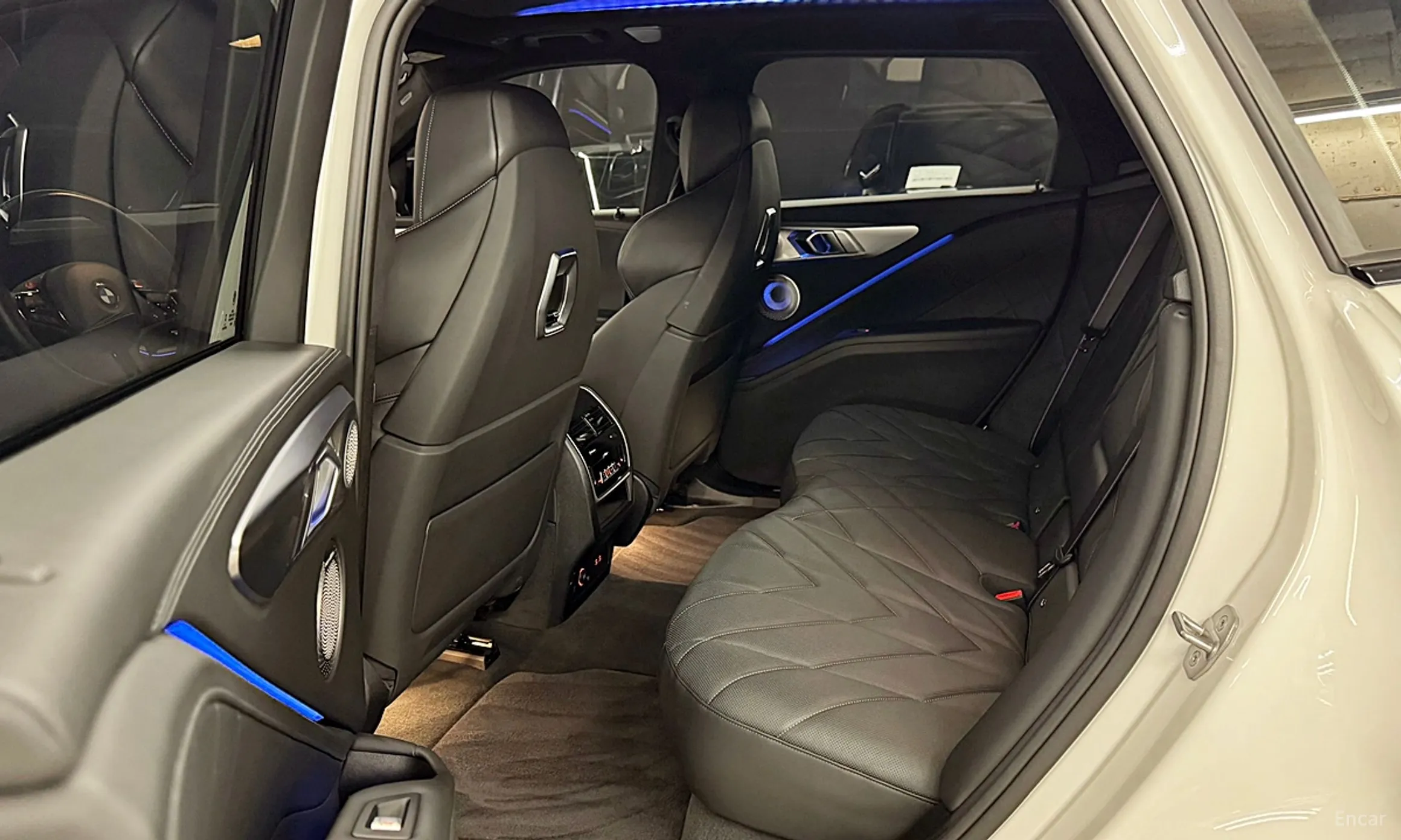 BMW XM (G09) превью 11