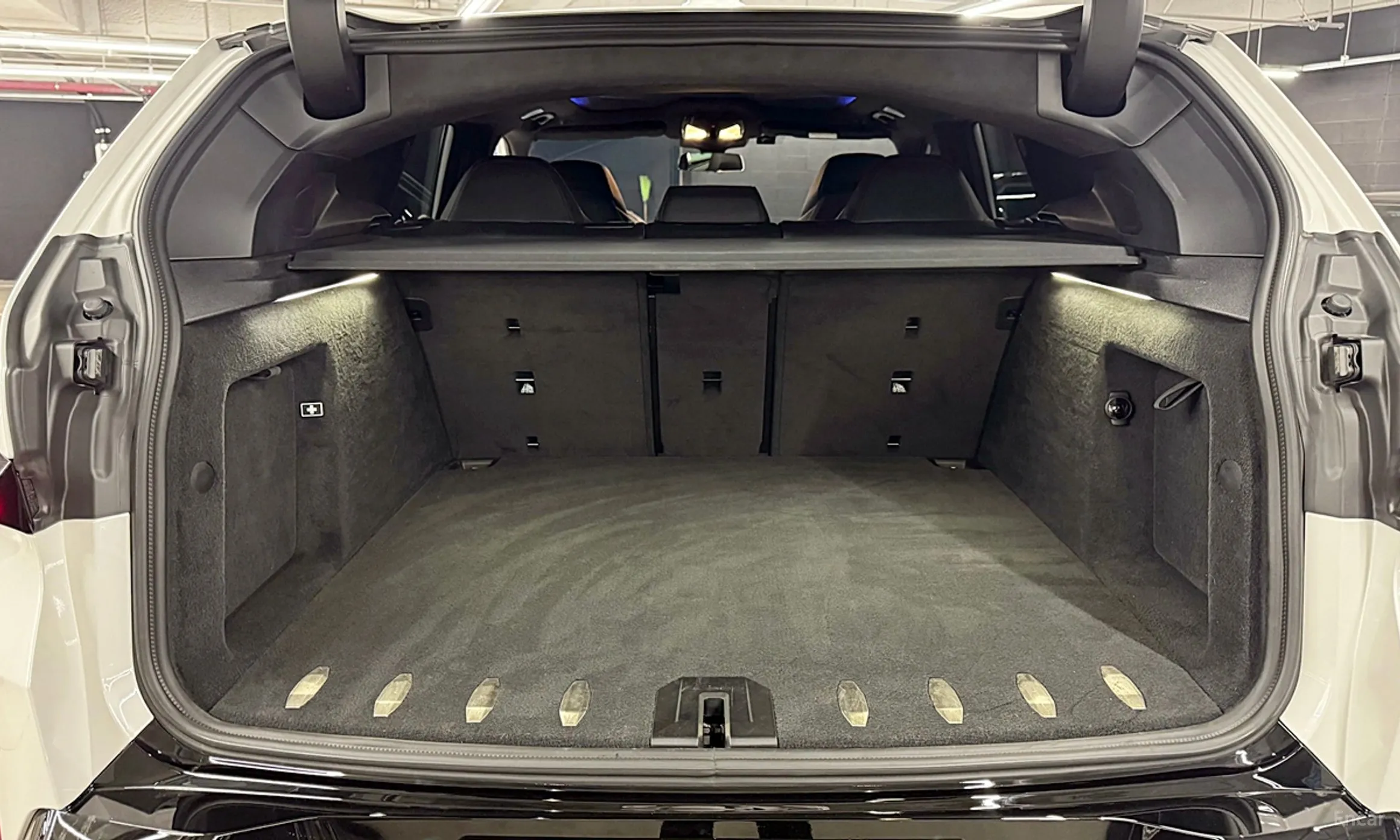 BMW XM (G09) превью 19
