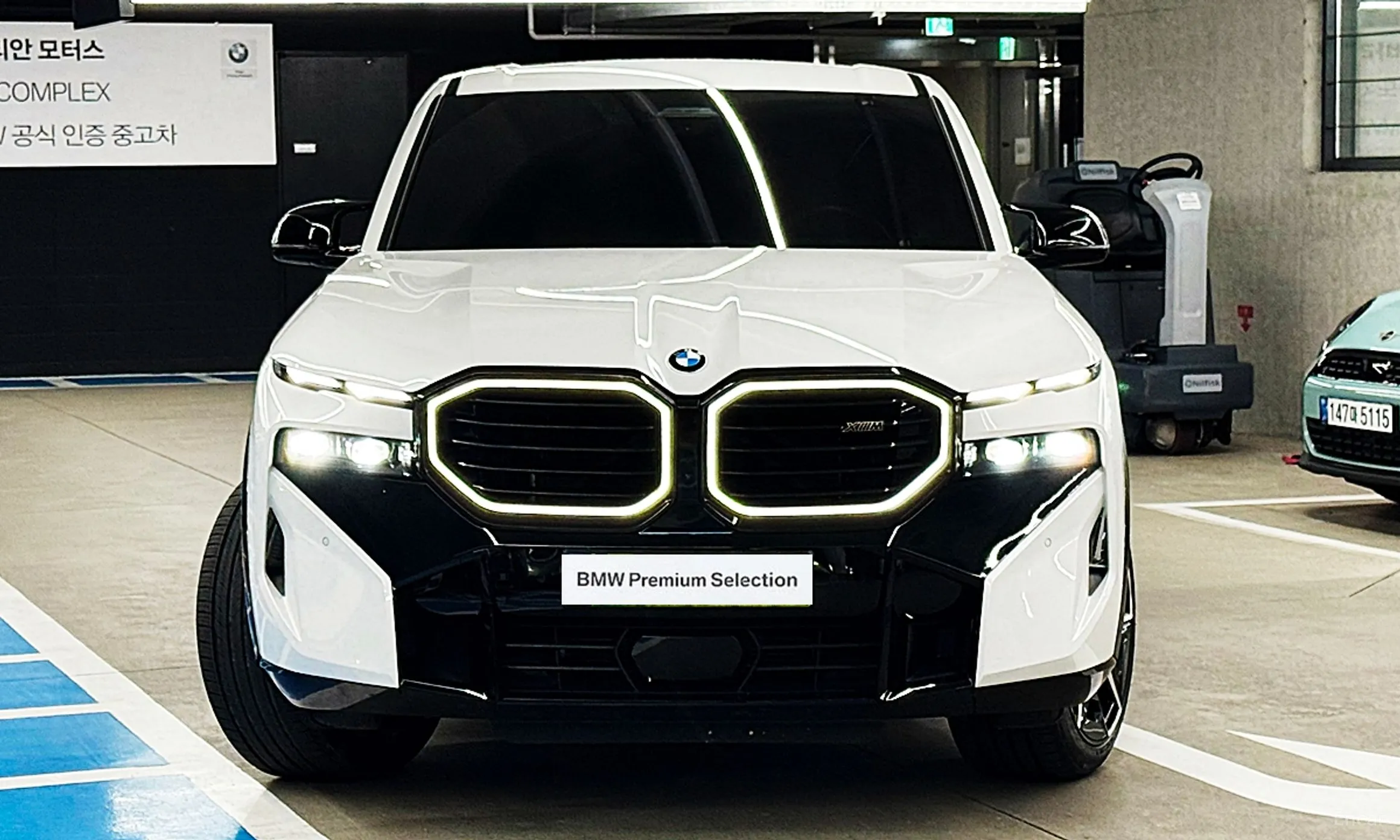 BMW XM (G09) превью 3