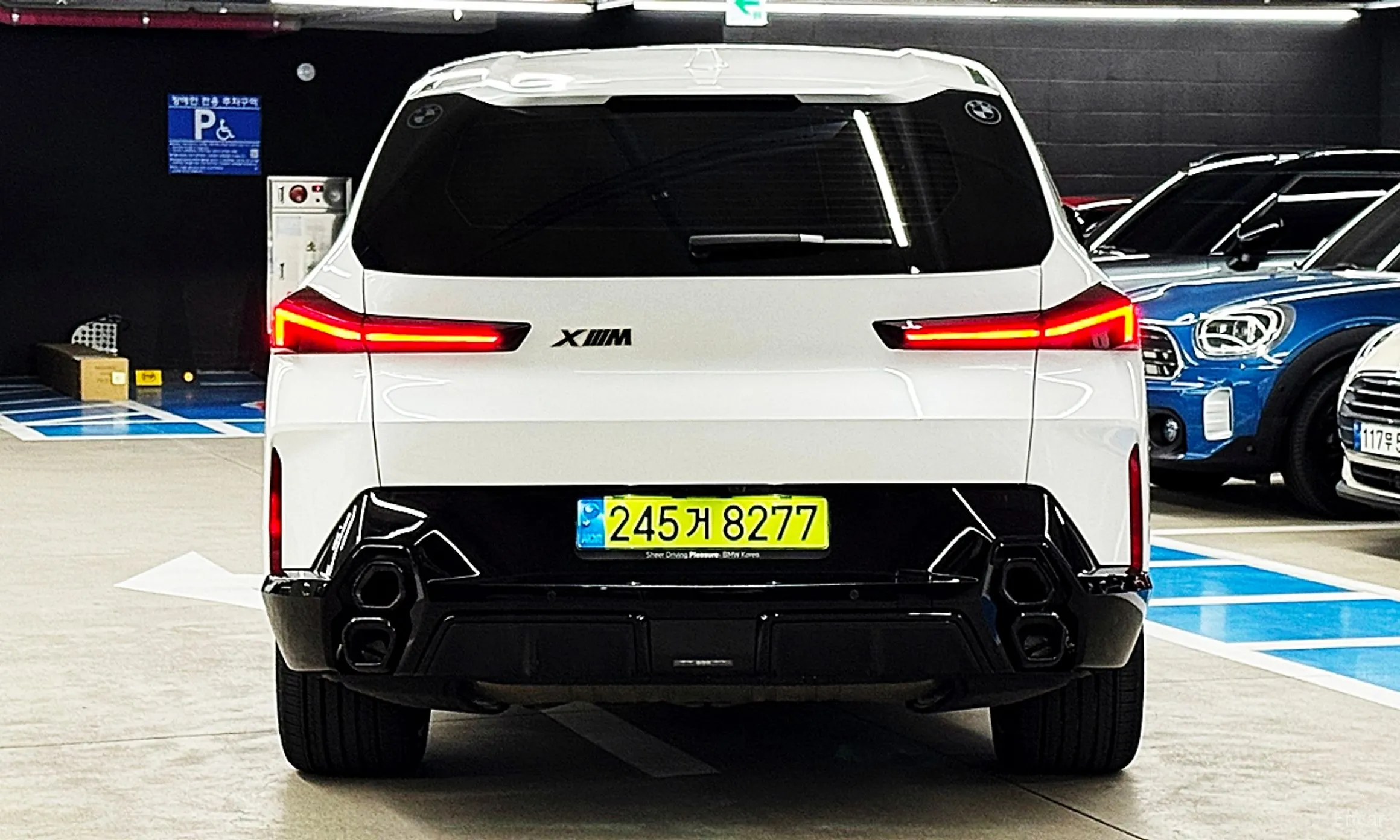 BMW XM (G09) превью 4