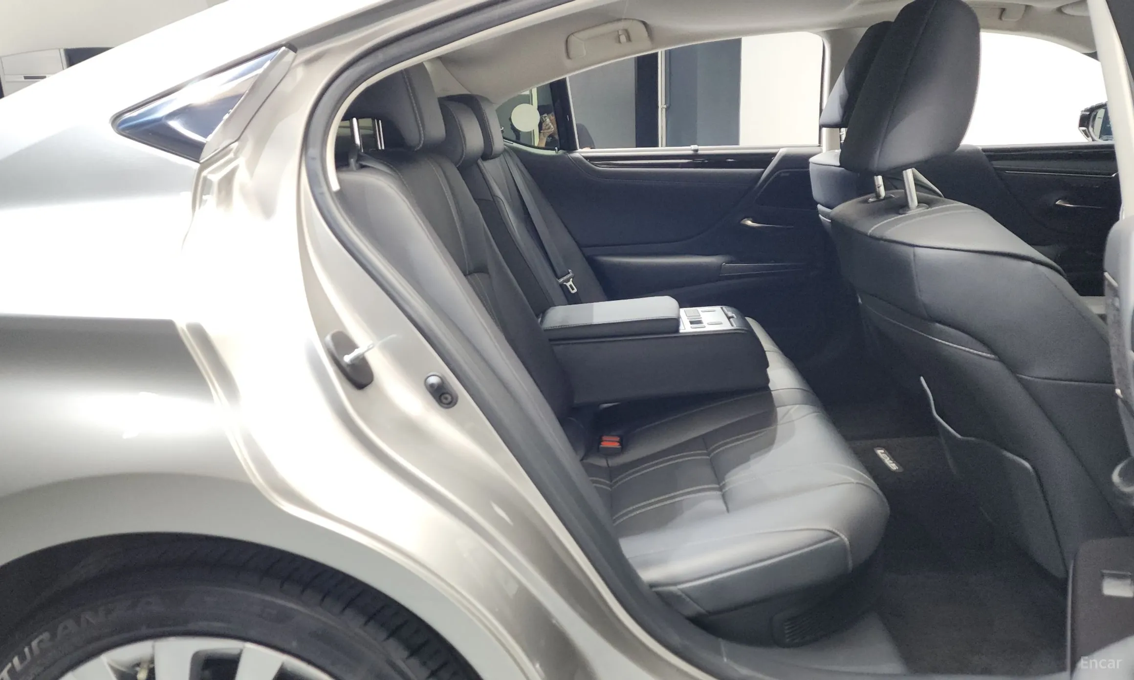 Lexus ES300h 7th Generation превью 11