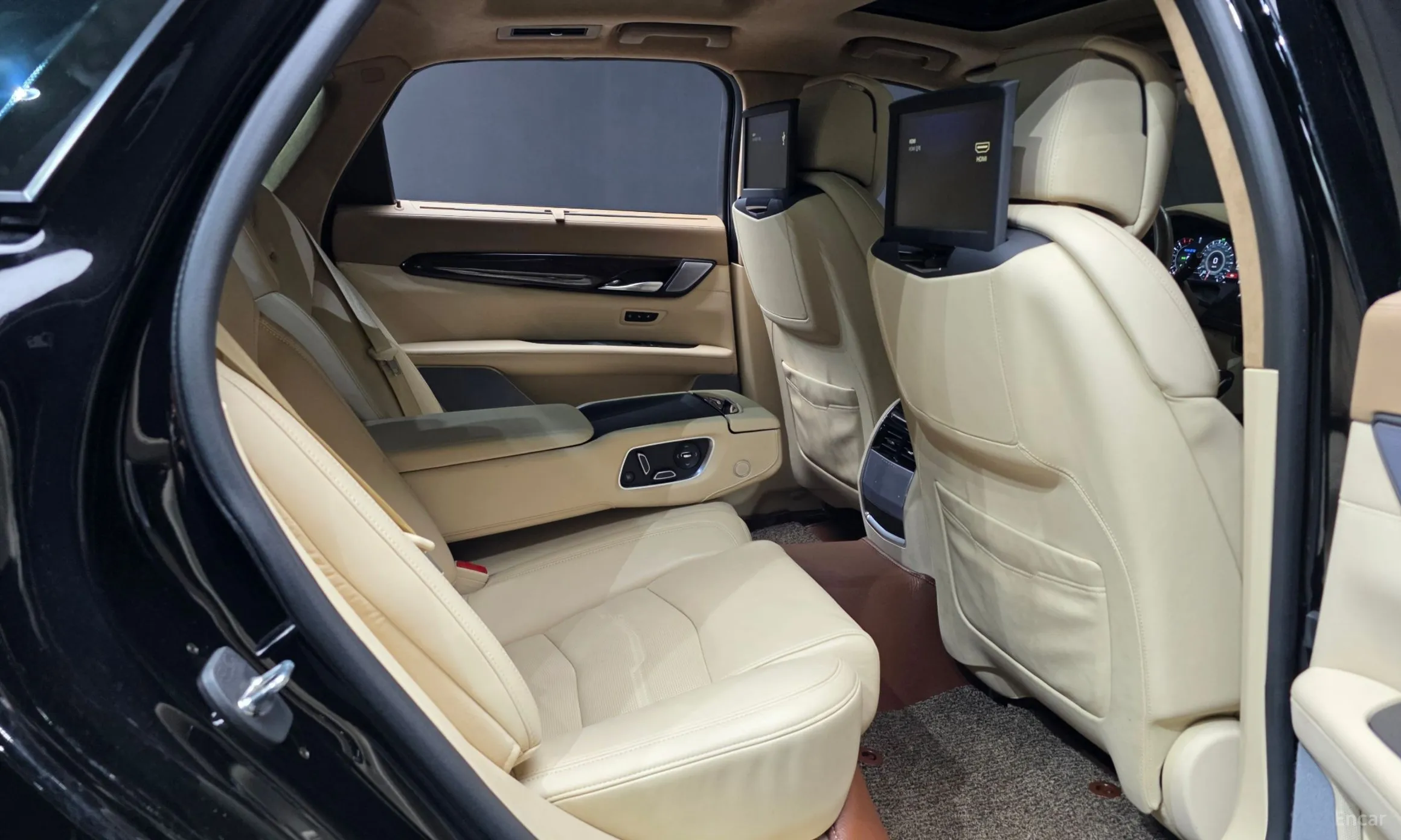 Cadillac CT6 превью 12