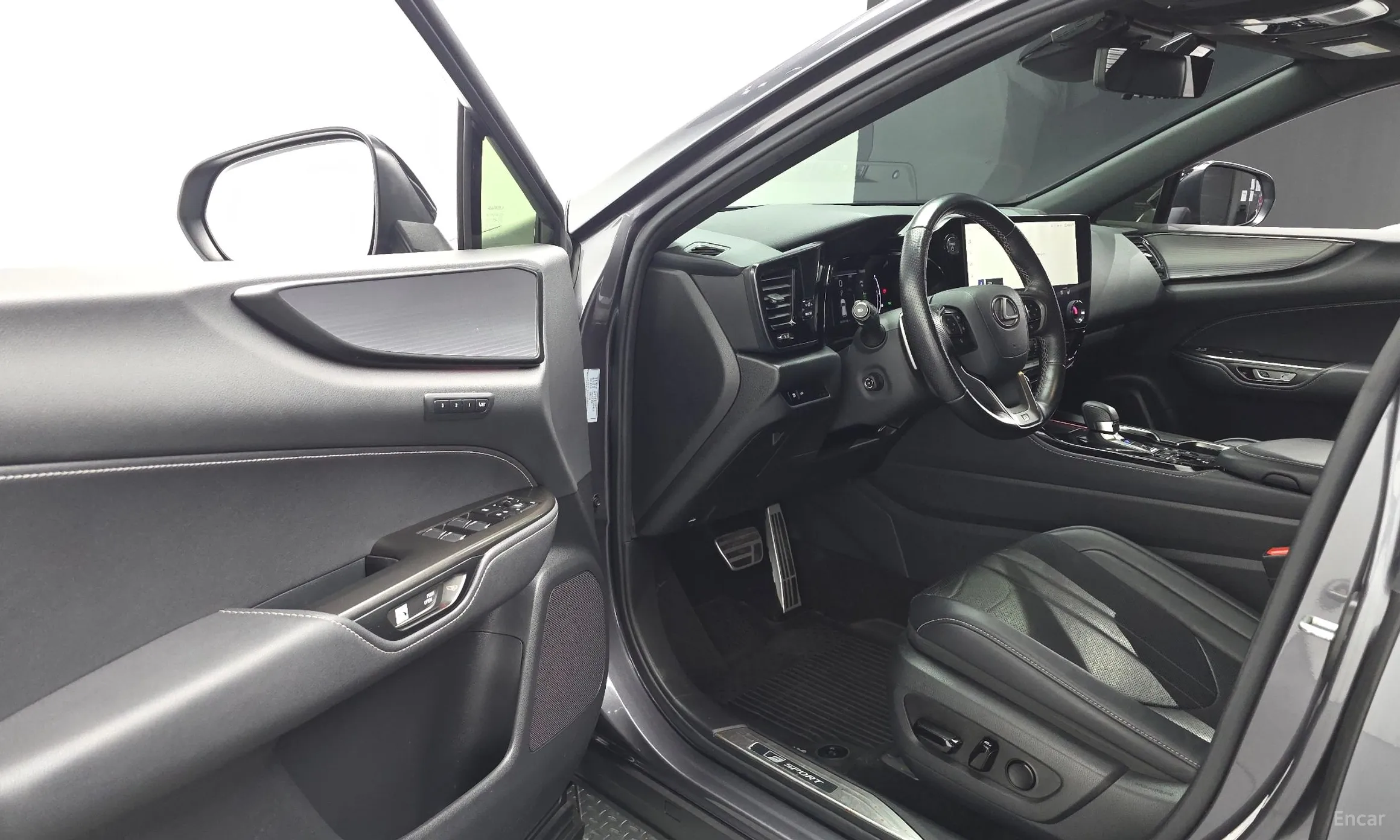 Lexus NX450h + 2nd Gen превью 11