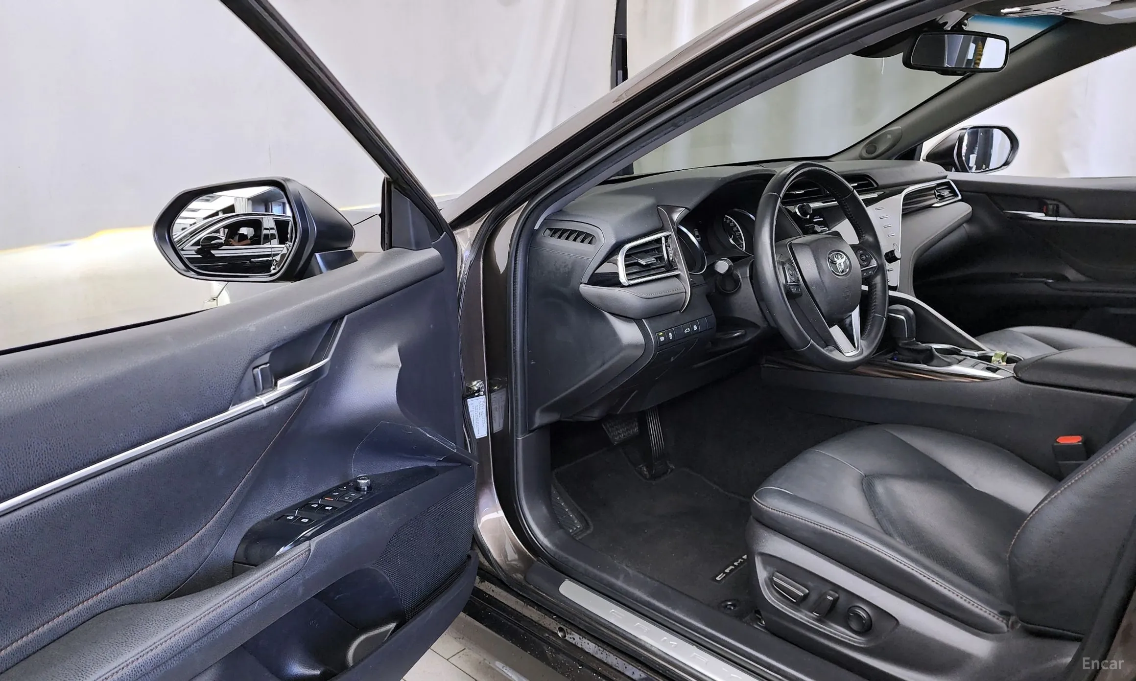 Toyota Camry (XV70) превью 10