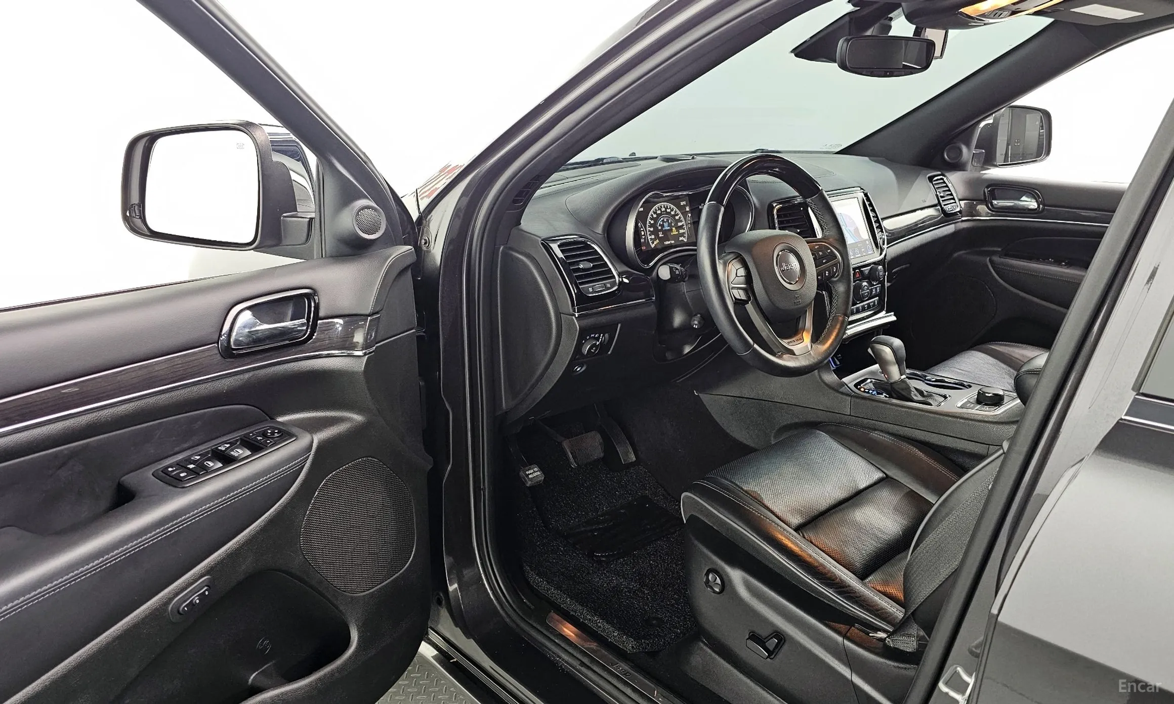 Jeep Grand Cherokee превью 10