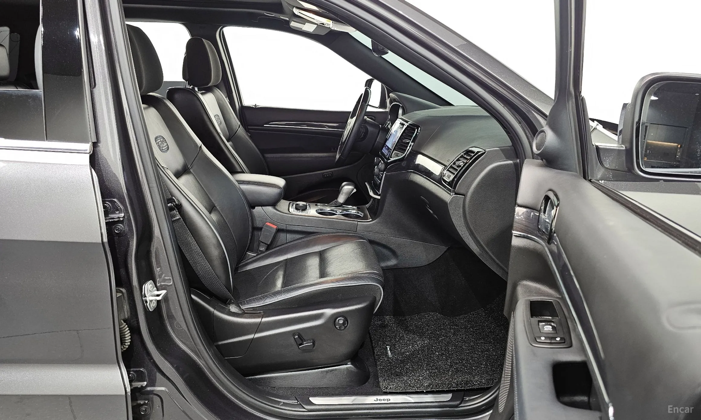 Jeep Grand Cherokee превью 11